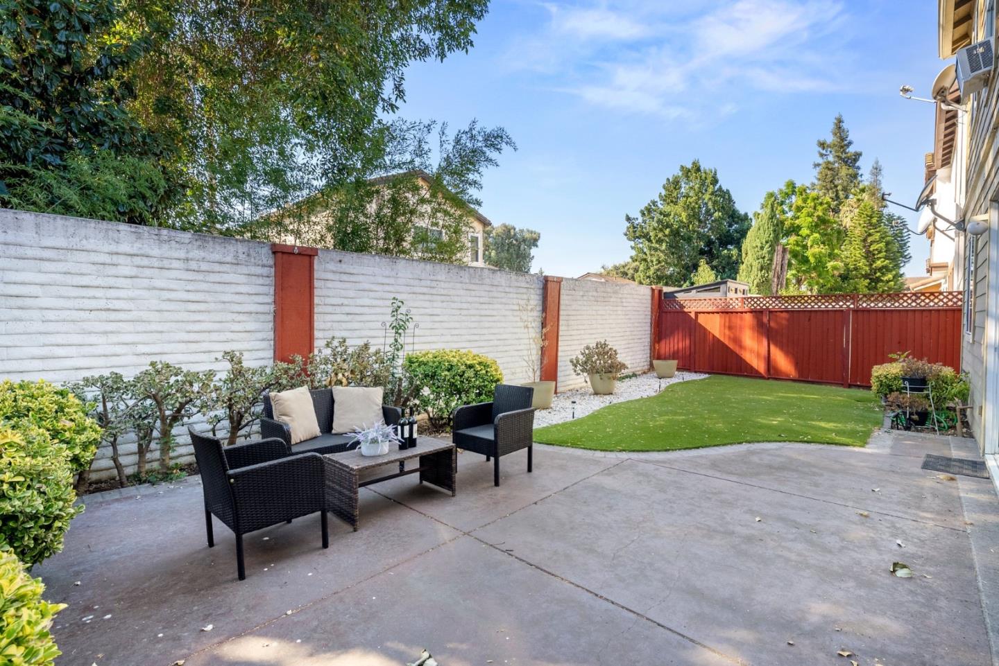 4675 La Crescent Loop