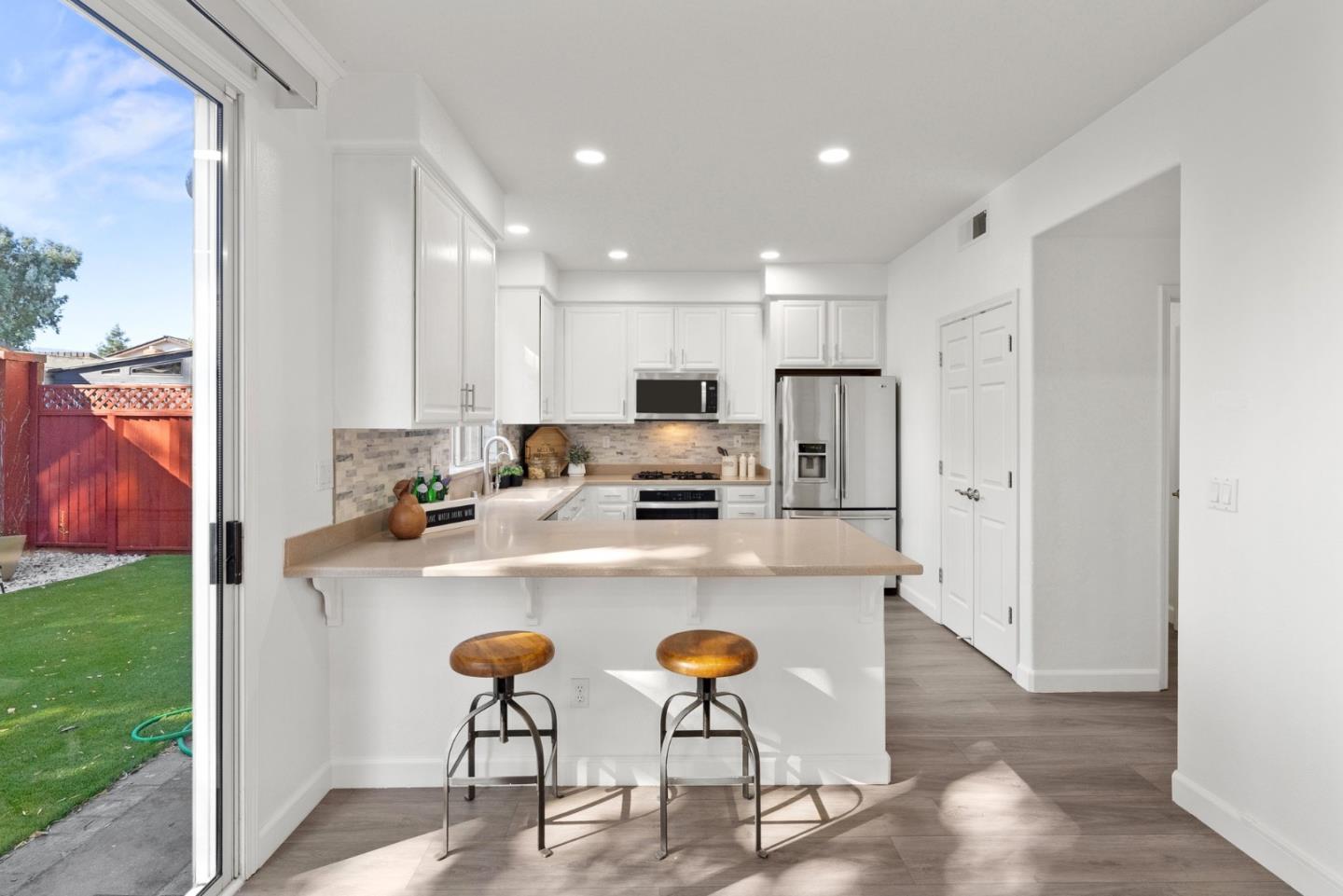4675 La Crescent Loop