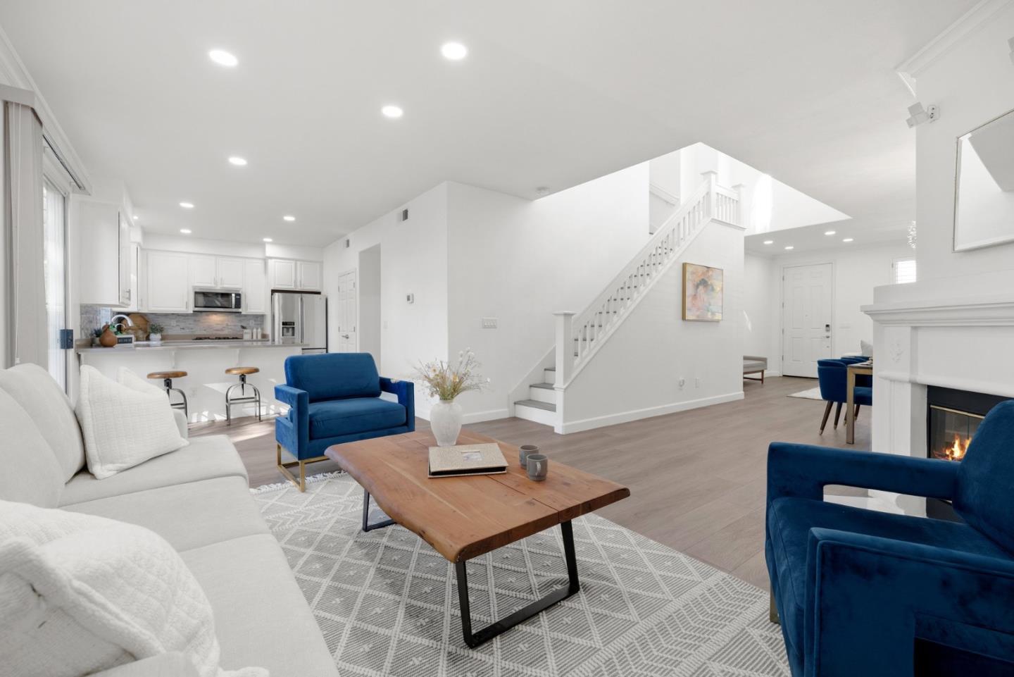 4675 La Crescent Loop