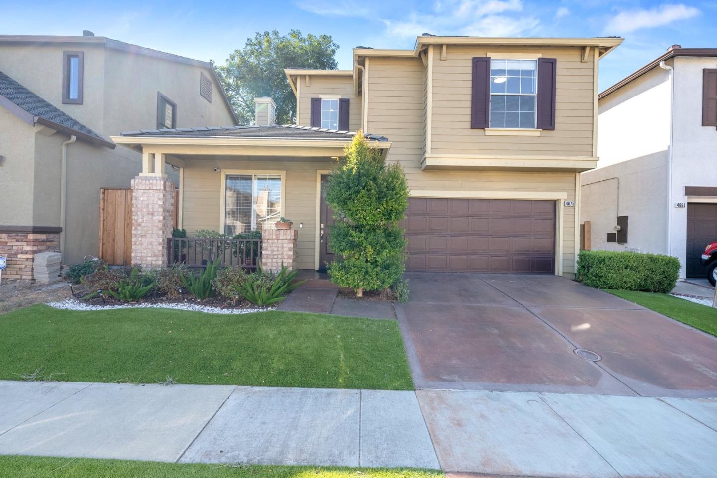 4675 La Crescent Loop