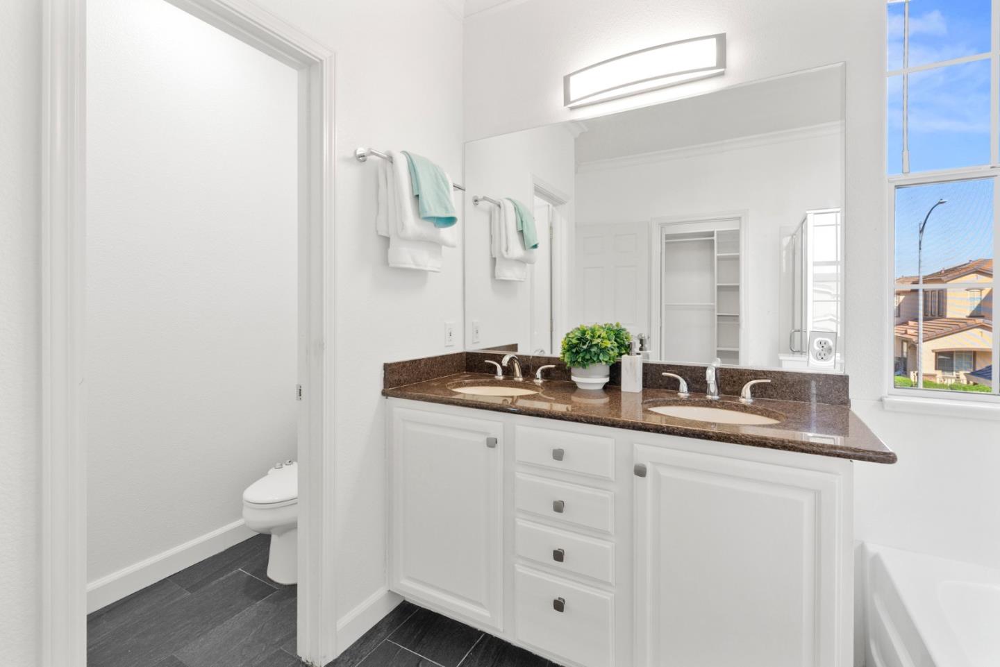 4675 La Crescent Loop