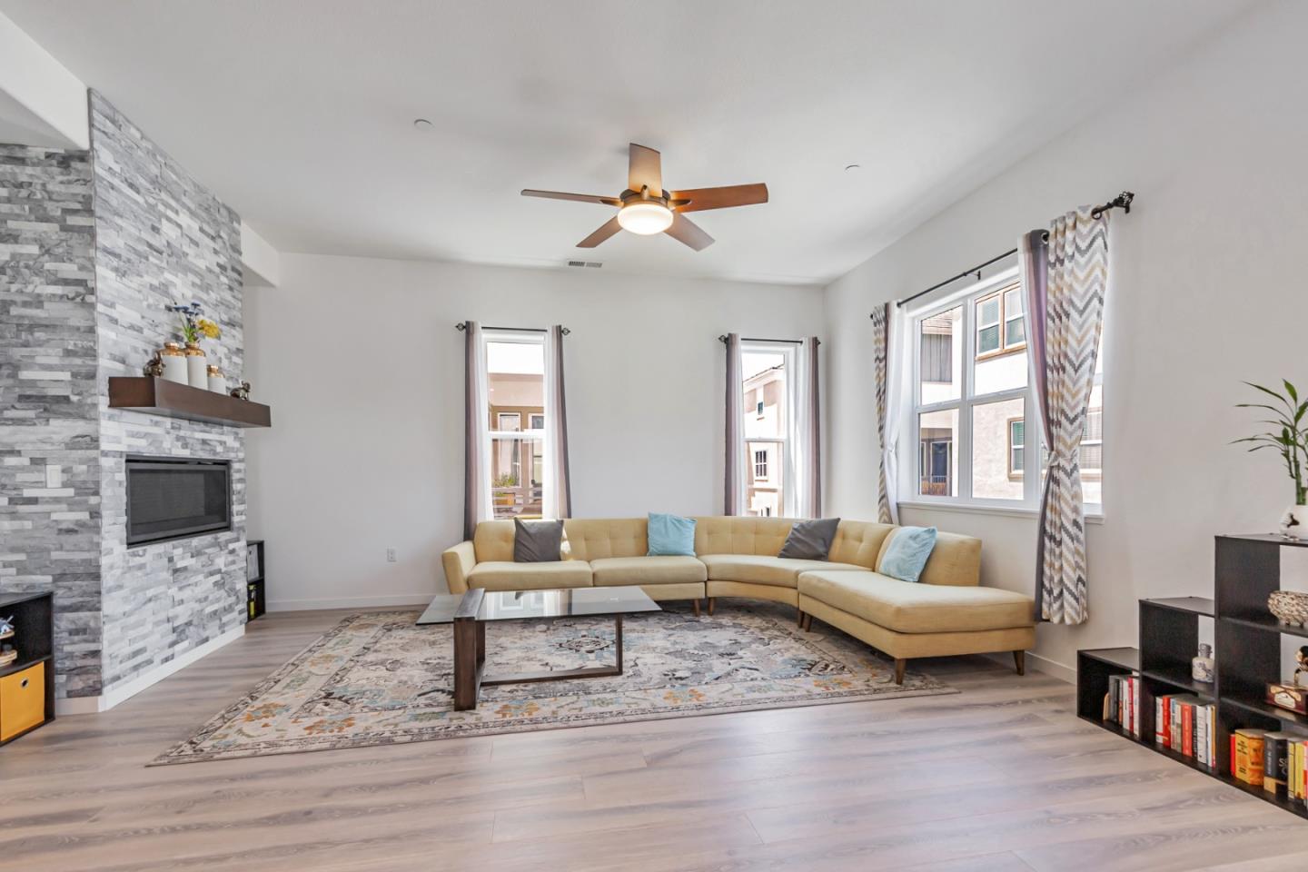 2192 Pastoral Loop