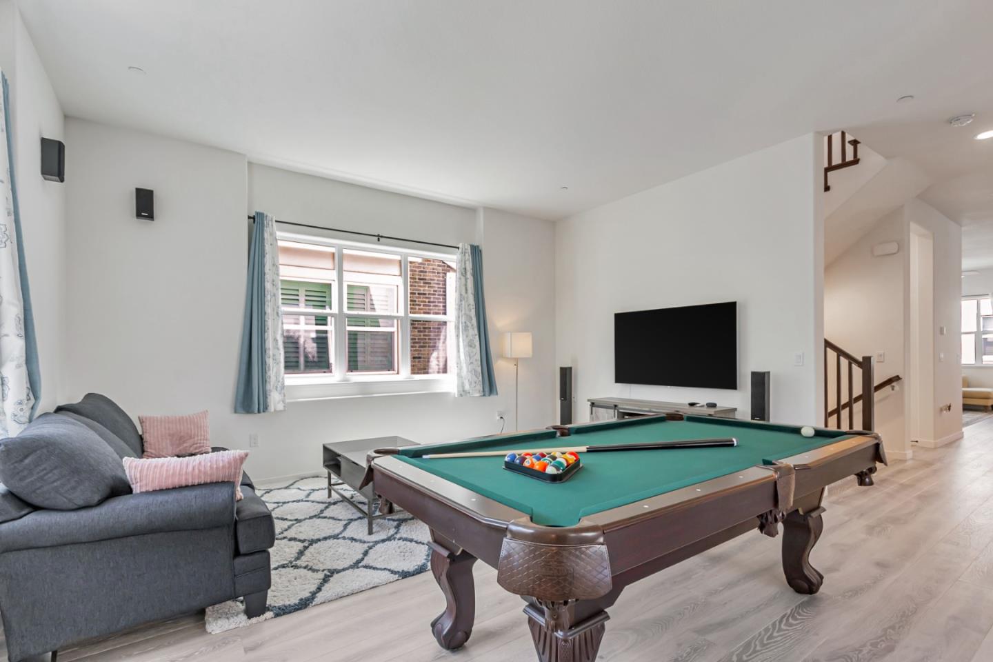 2192 Pastoral Loop