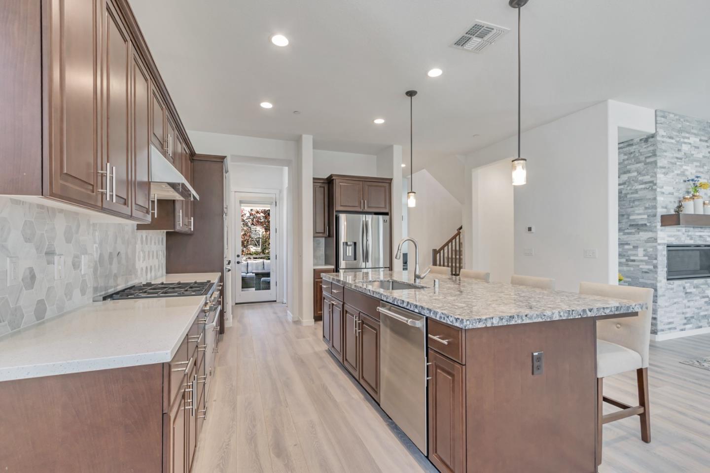 2192 Pastoral Loop