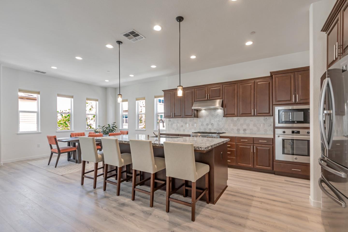 2192 Pastoral Loop