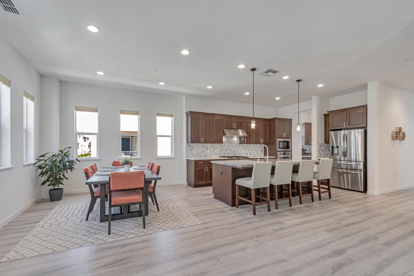 2192 Pastoral Loop