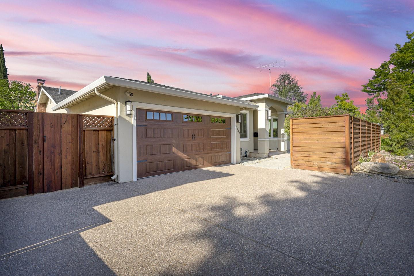 3887 Acapulco Drive