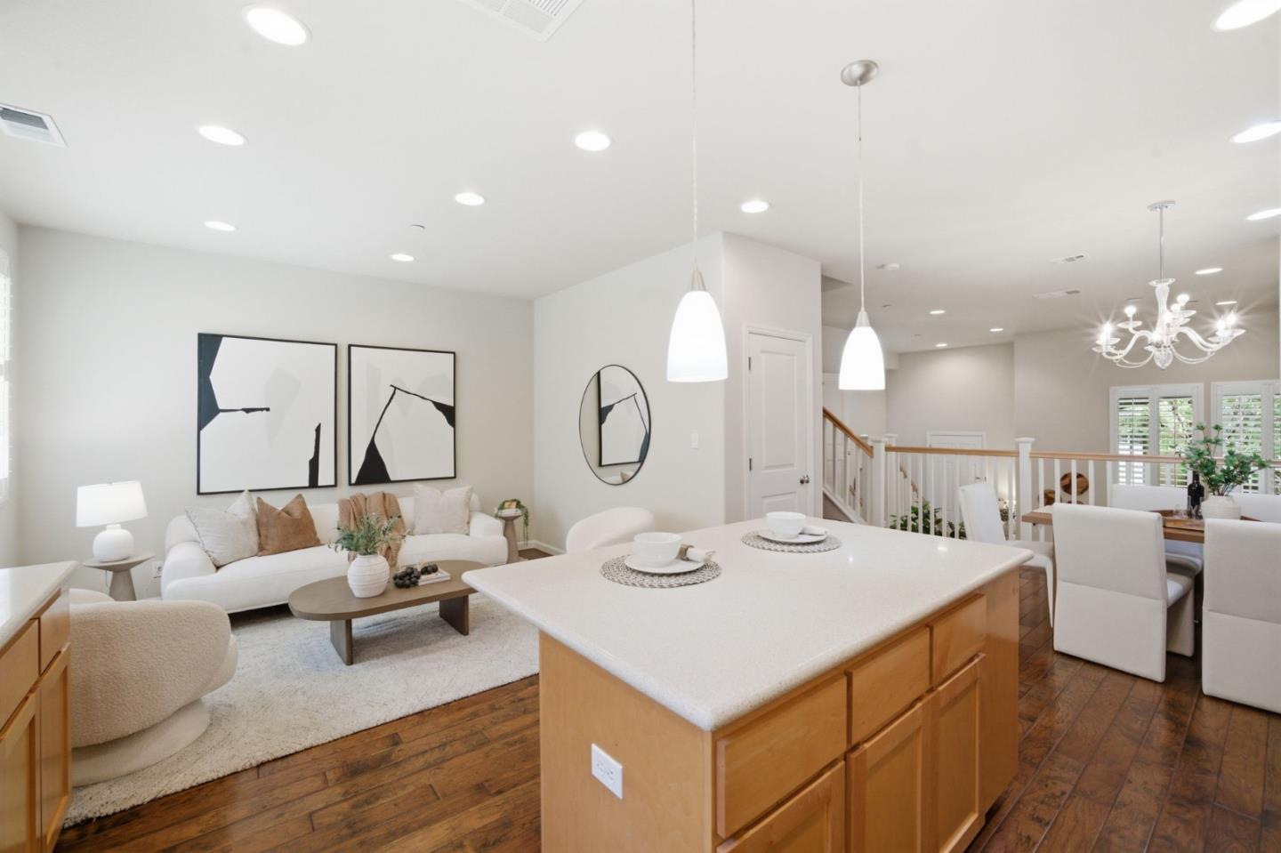 2210 Mendocino Lane