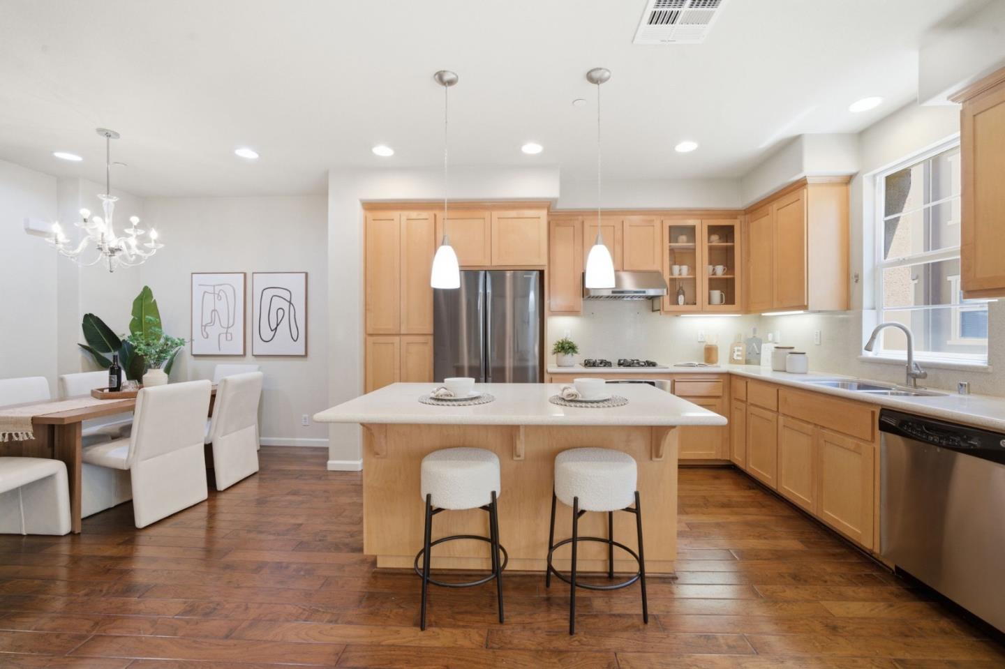 2210 Mendocino Lane