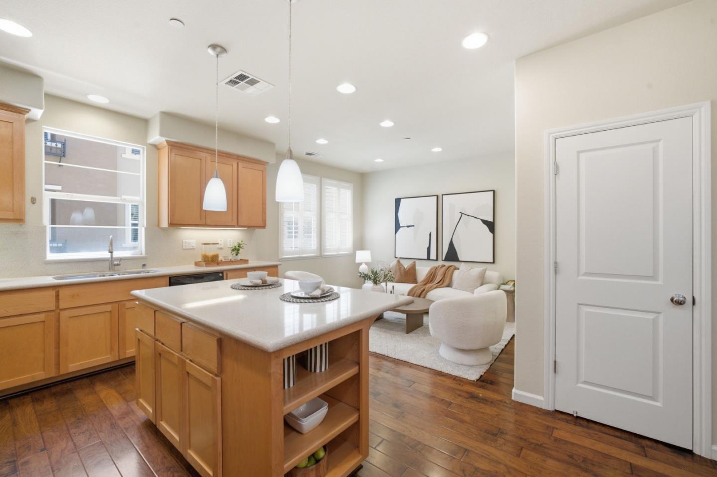 2210 Mendocino Lane