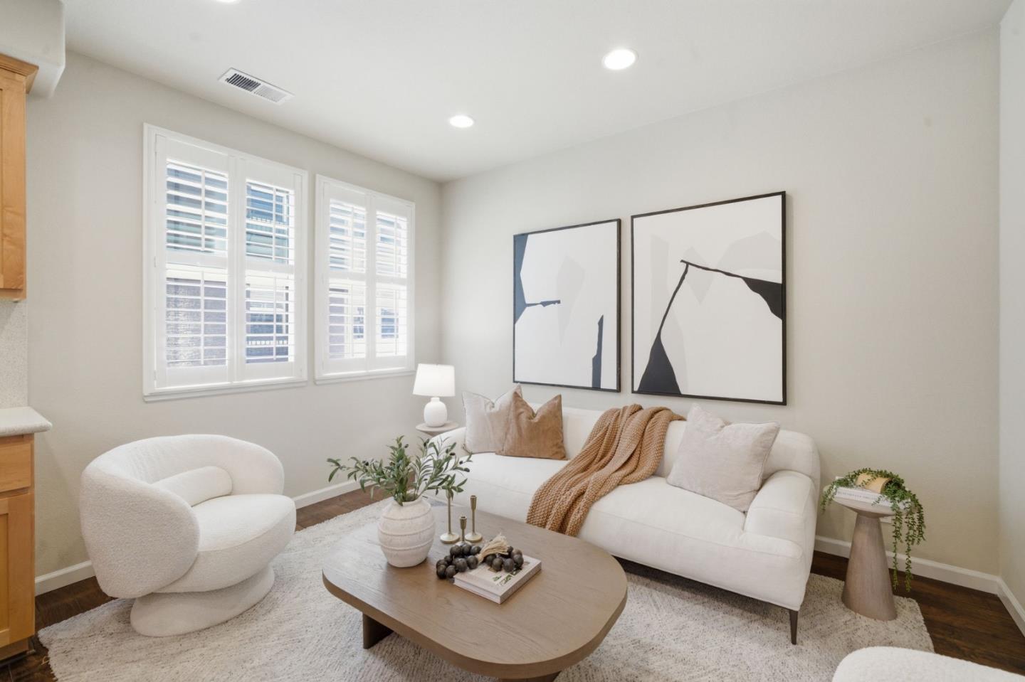 2210 Mendocino Lane