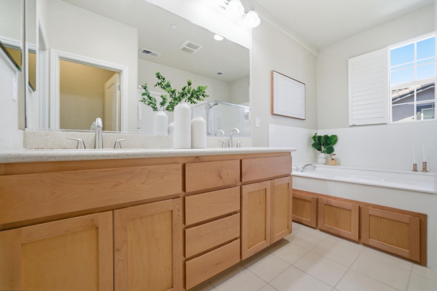 2210 Mendocino Lane