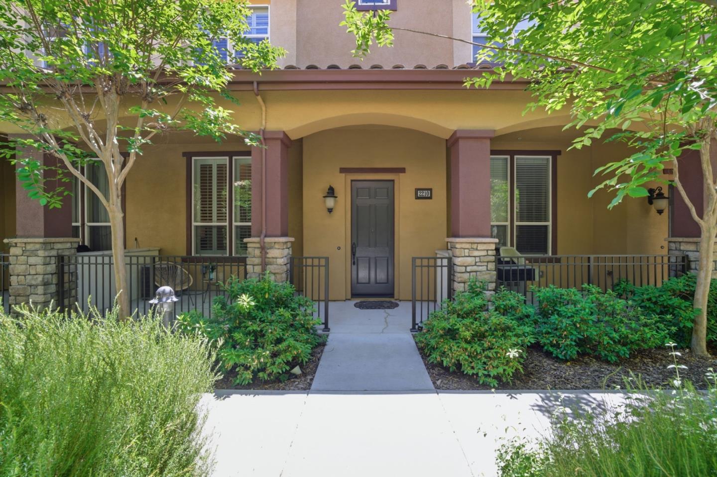 2210 Mendocino Lane