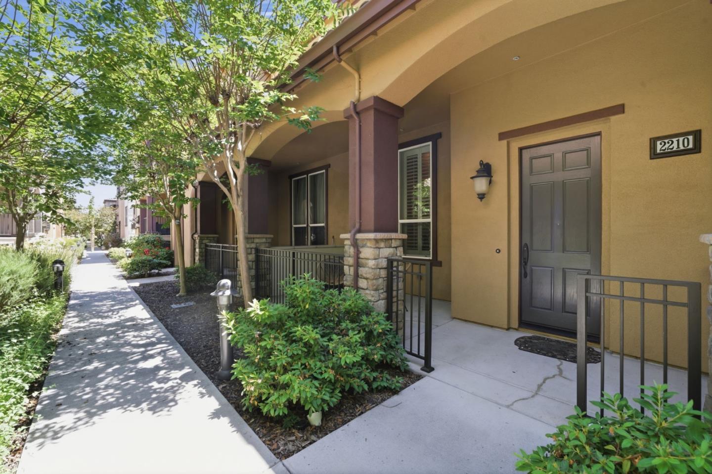 2210 Mendocino Lane
