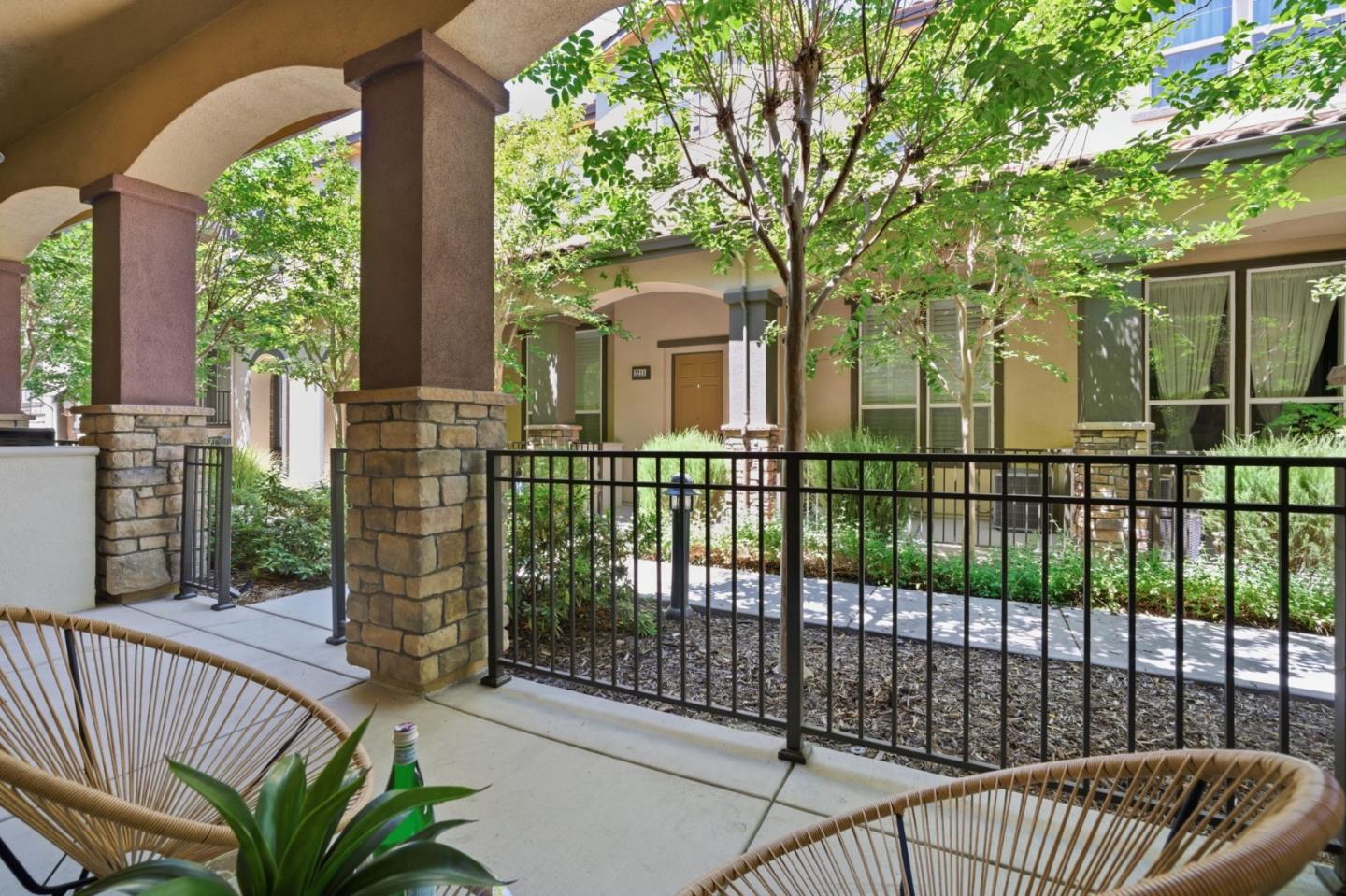 2210 Mendocino Lane