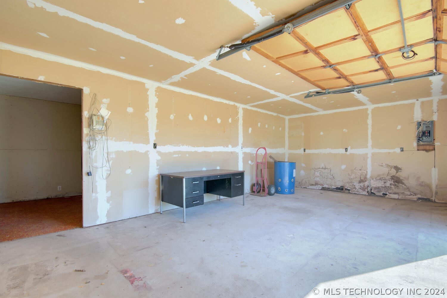 3421 W 41st Street North