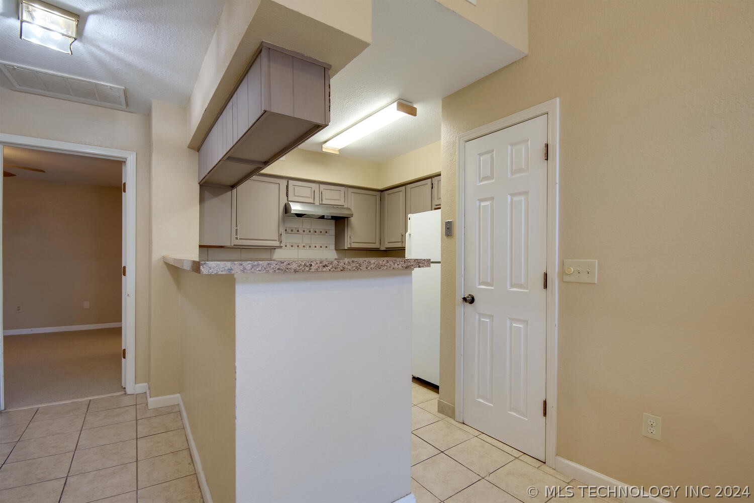 6737 S Peoria Avenue B205