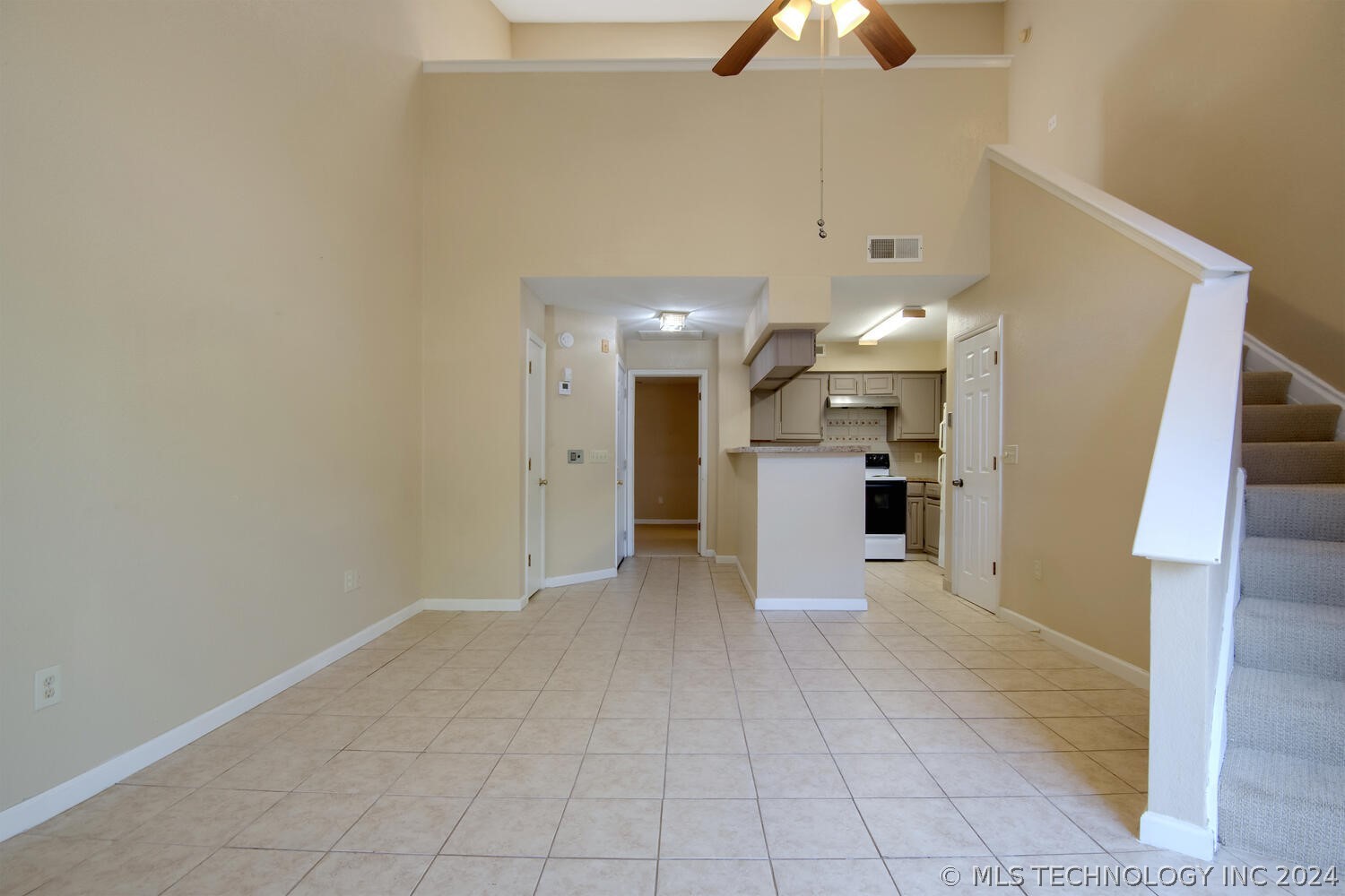 6737 S Peoria Avenue B205