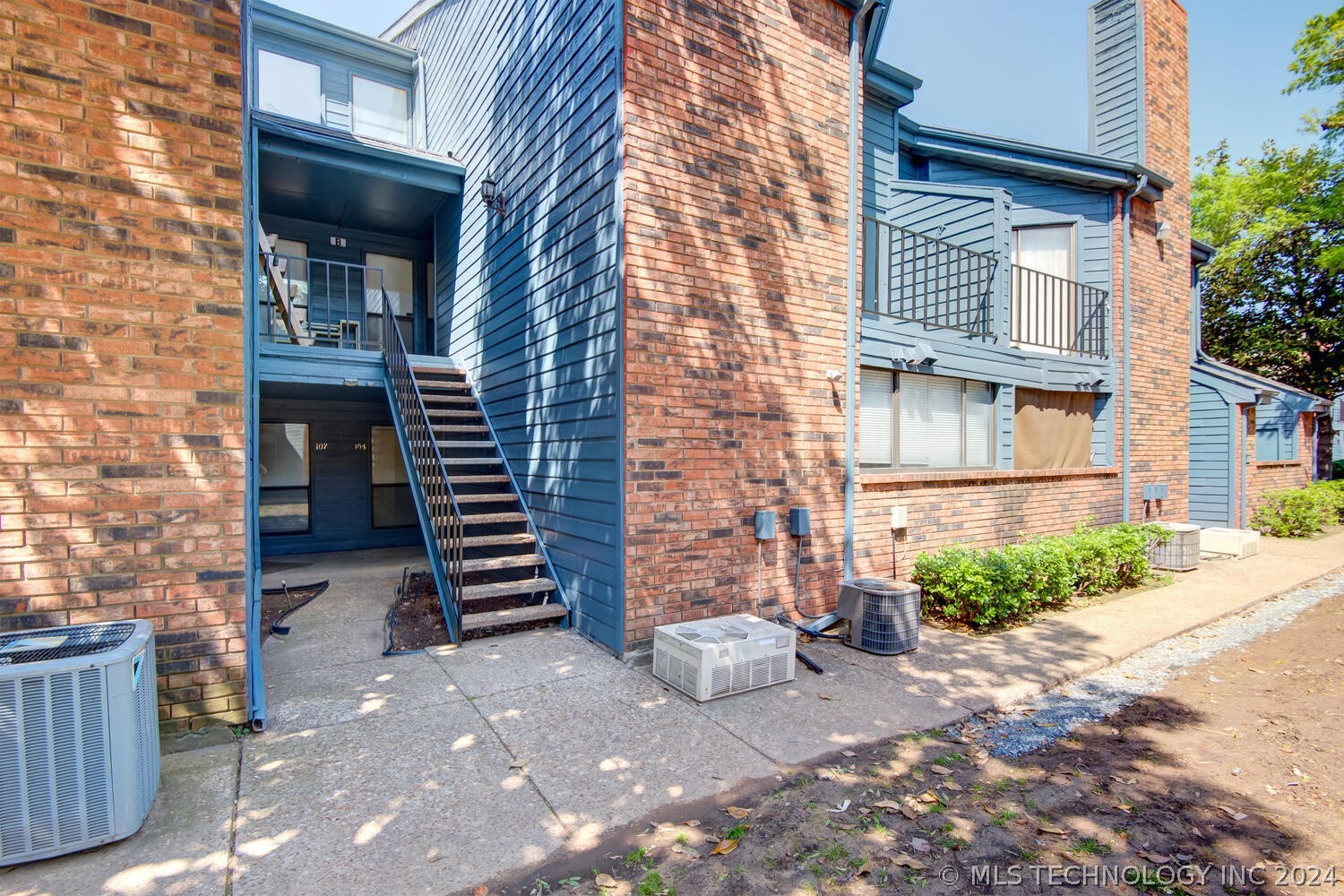 6737 S Peoria Avenue B205