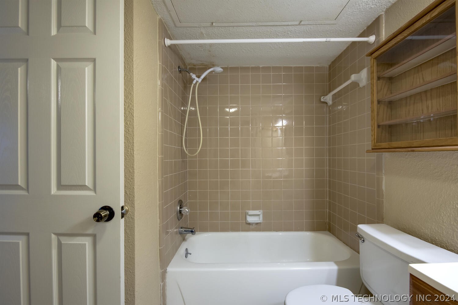 6737 S Peoria Avenue B205