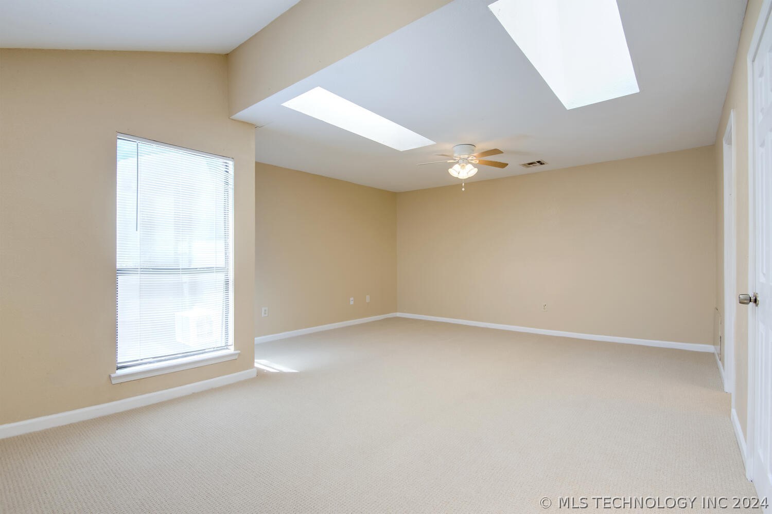6737 S Peoria Avenue B205