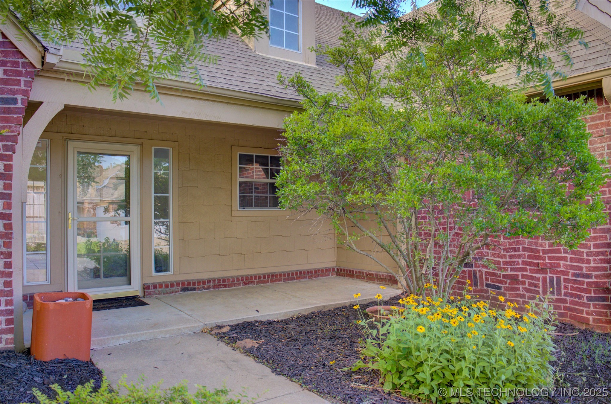 8933 E 62nd Court