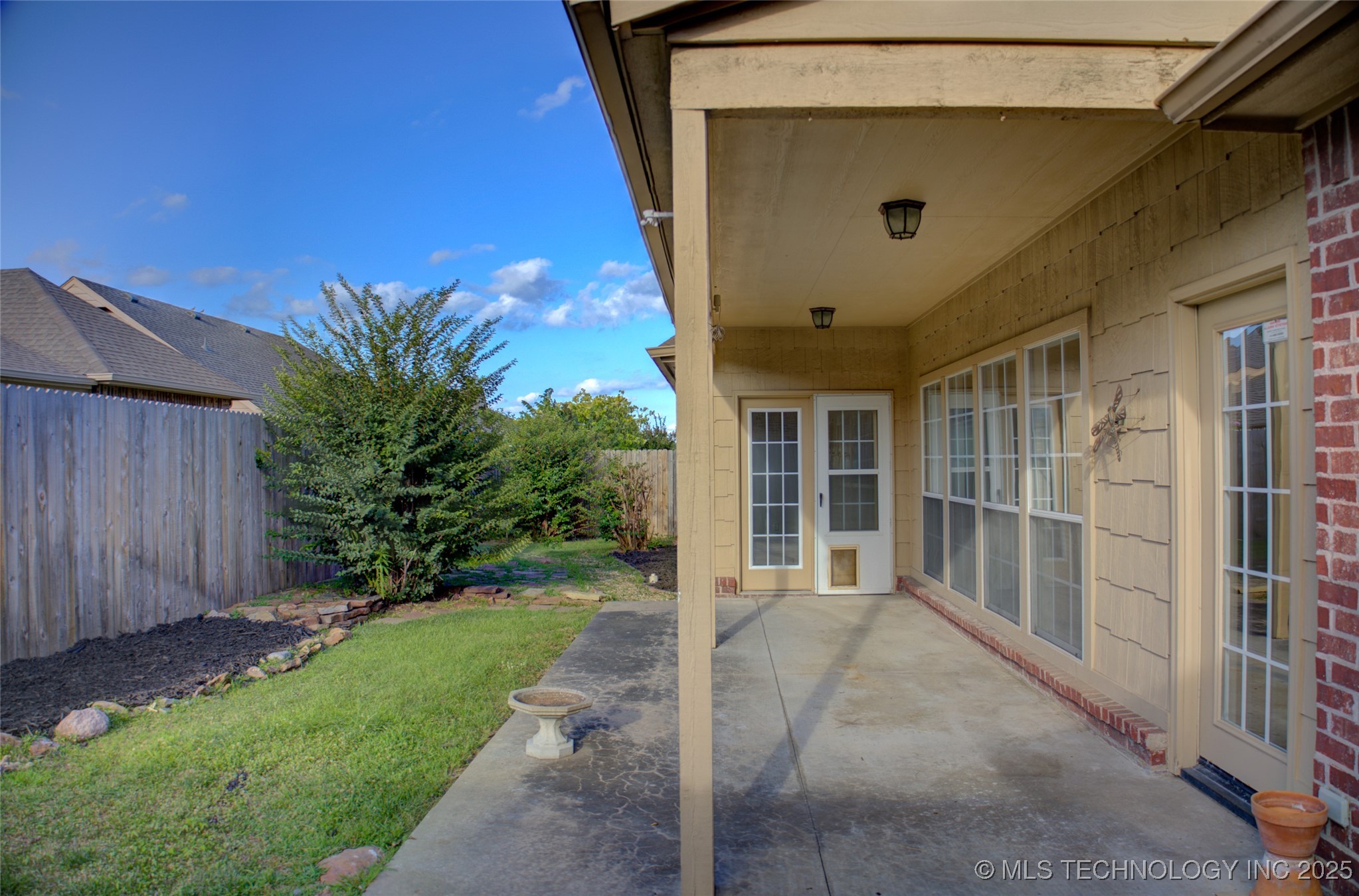 8933 E 62nd Court