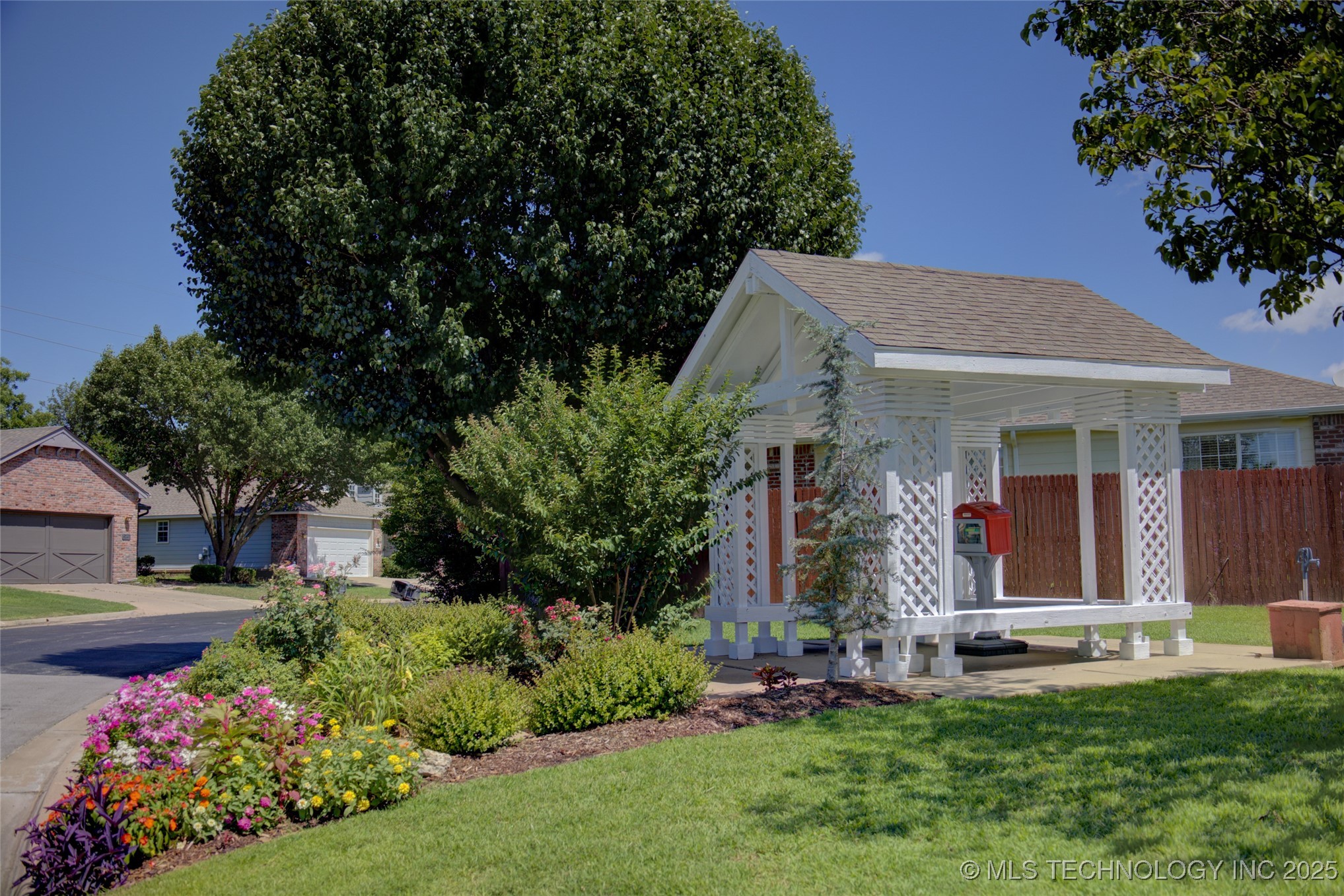 8933 E 62nd Court
