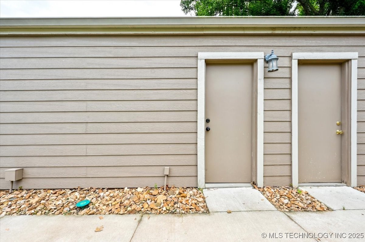 9124 S Florence Avenue 20