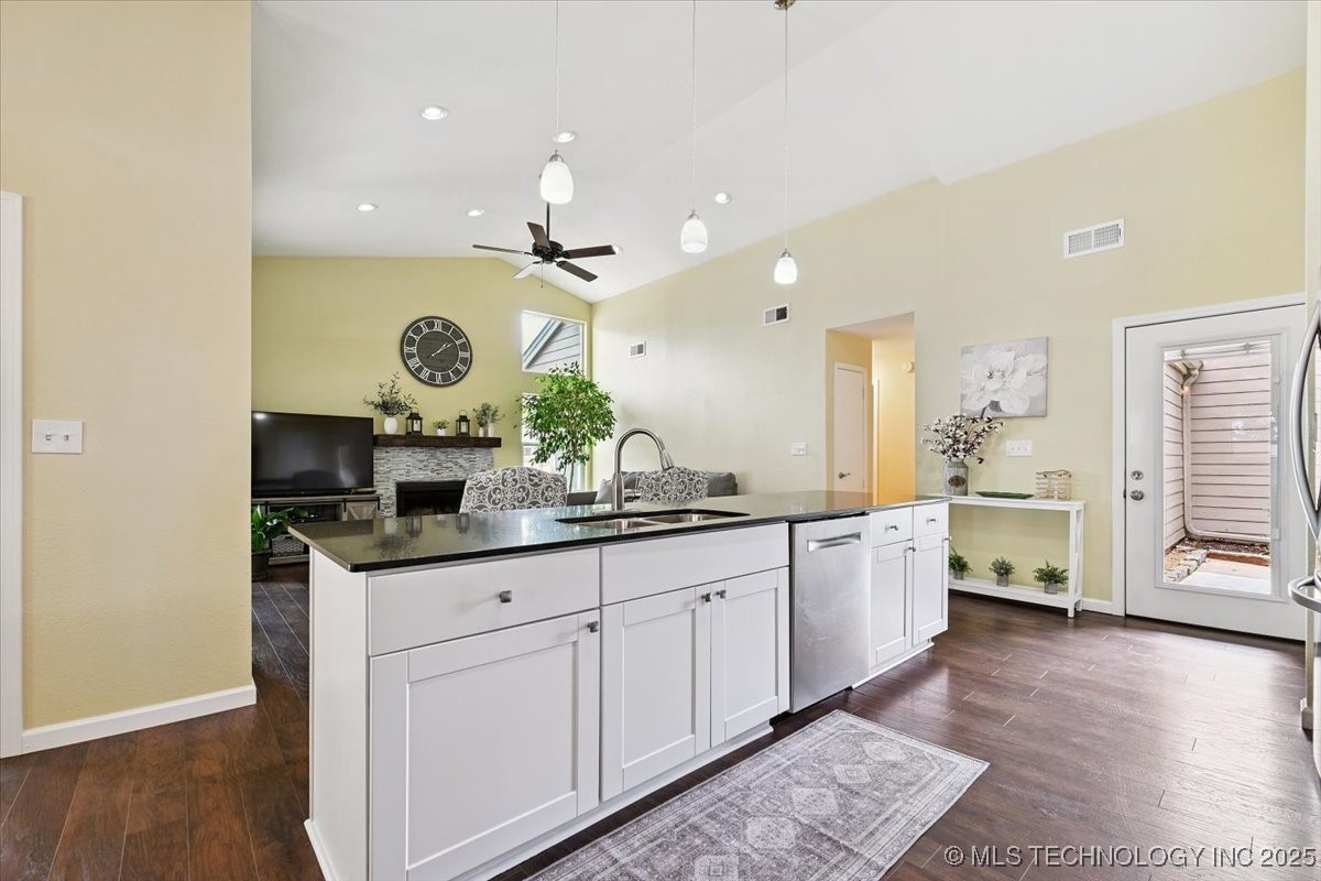 9124 S Florence Avenue 20