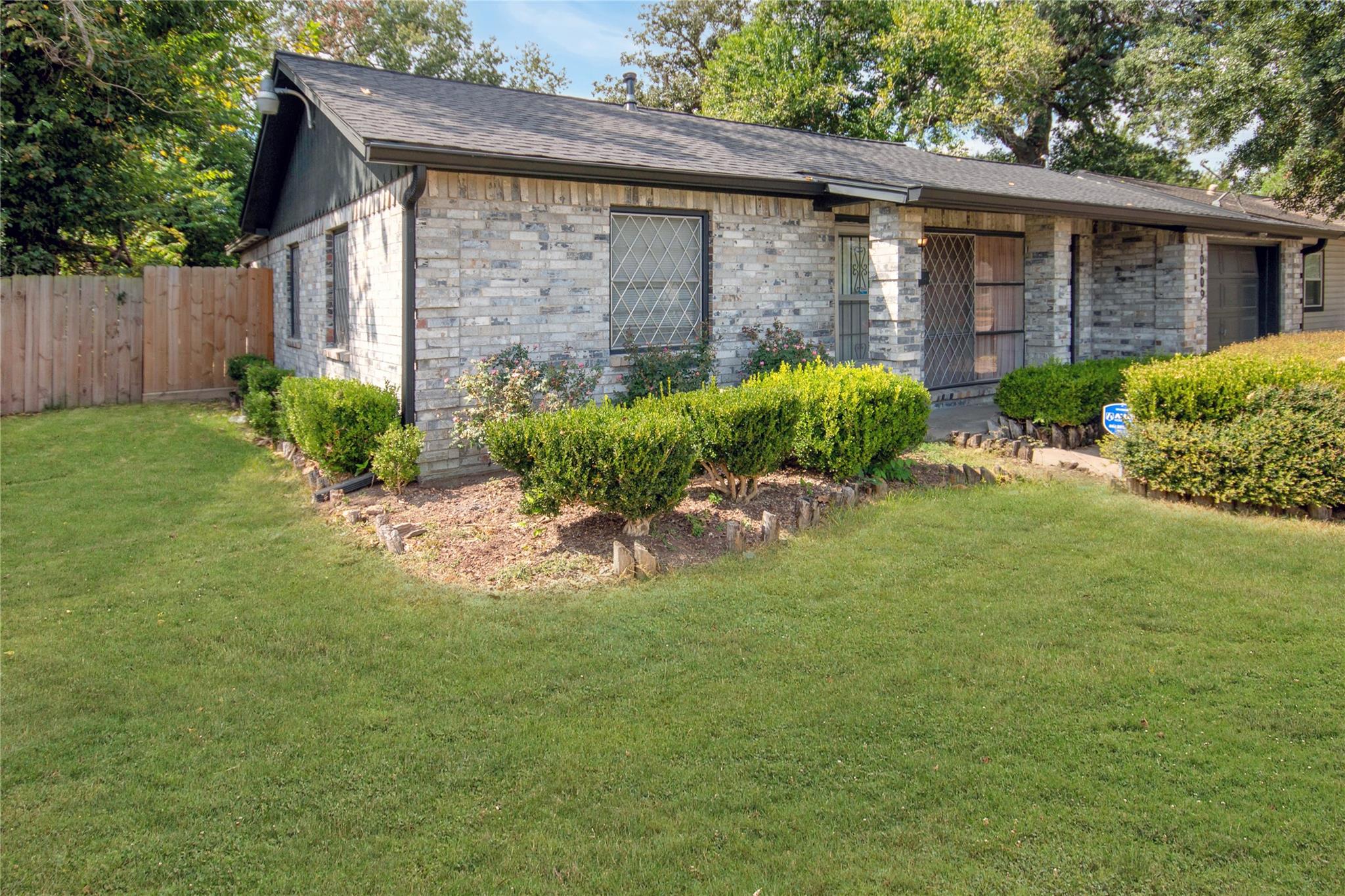 10009 Lonallen Street