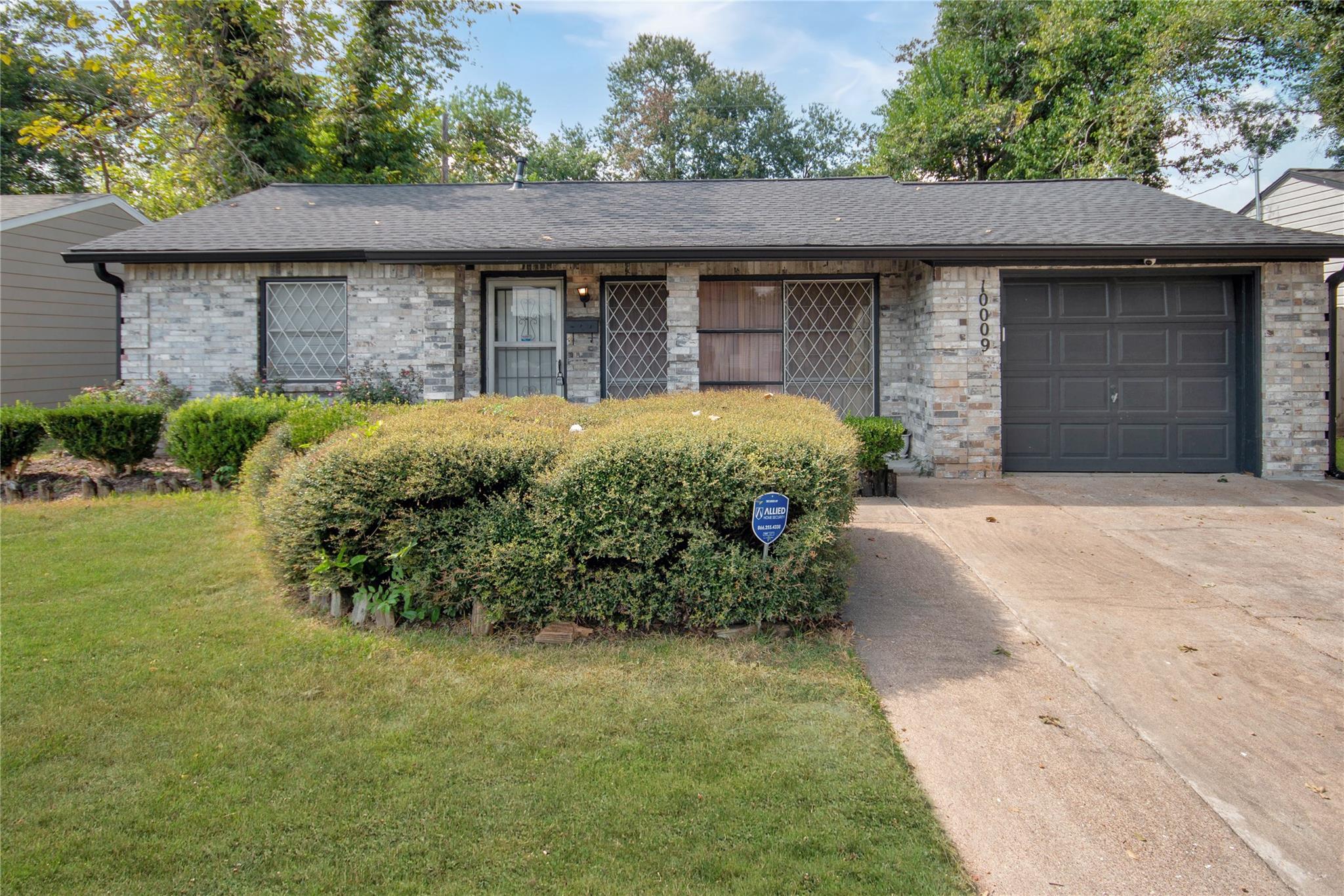 10009 Lonallen Street