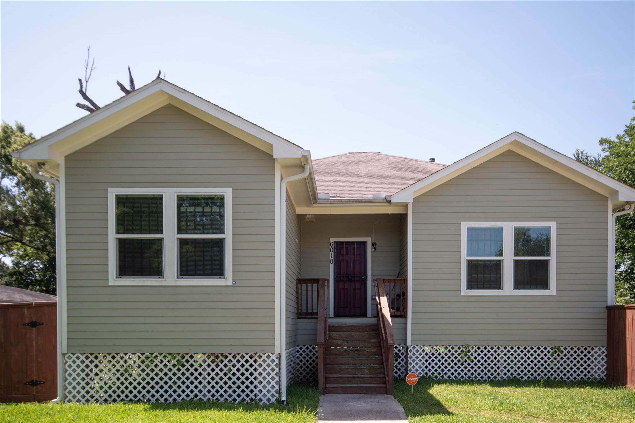 6010 Lyndhurst Drive