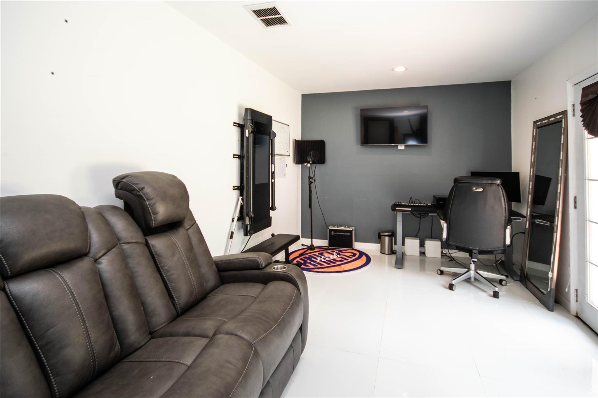 5411 Graystone Lane