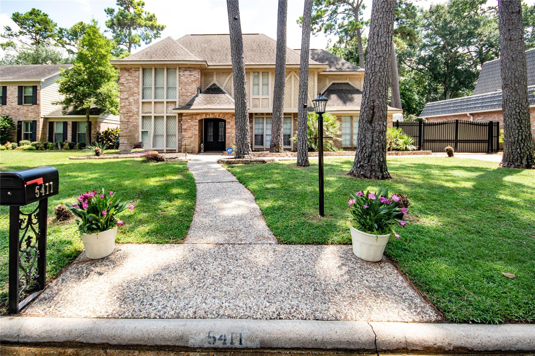 5411 Graystone Lane