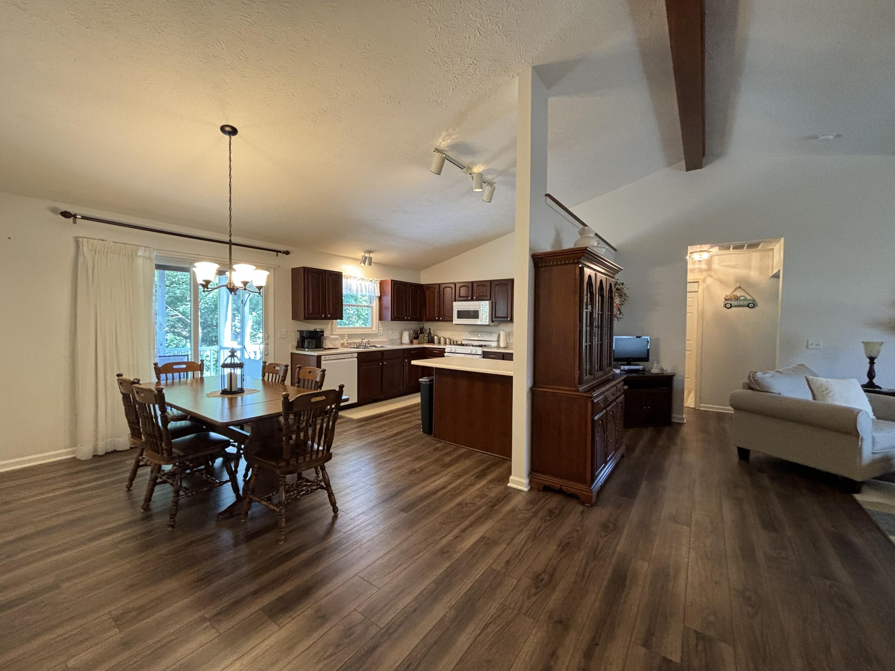 1014 W Scouts Bluff