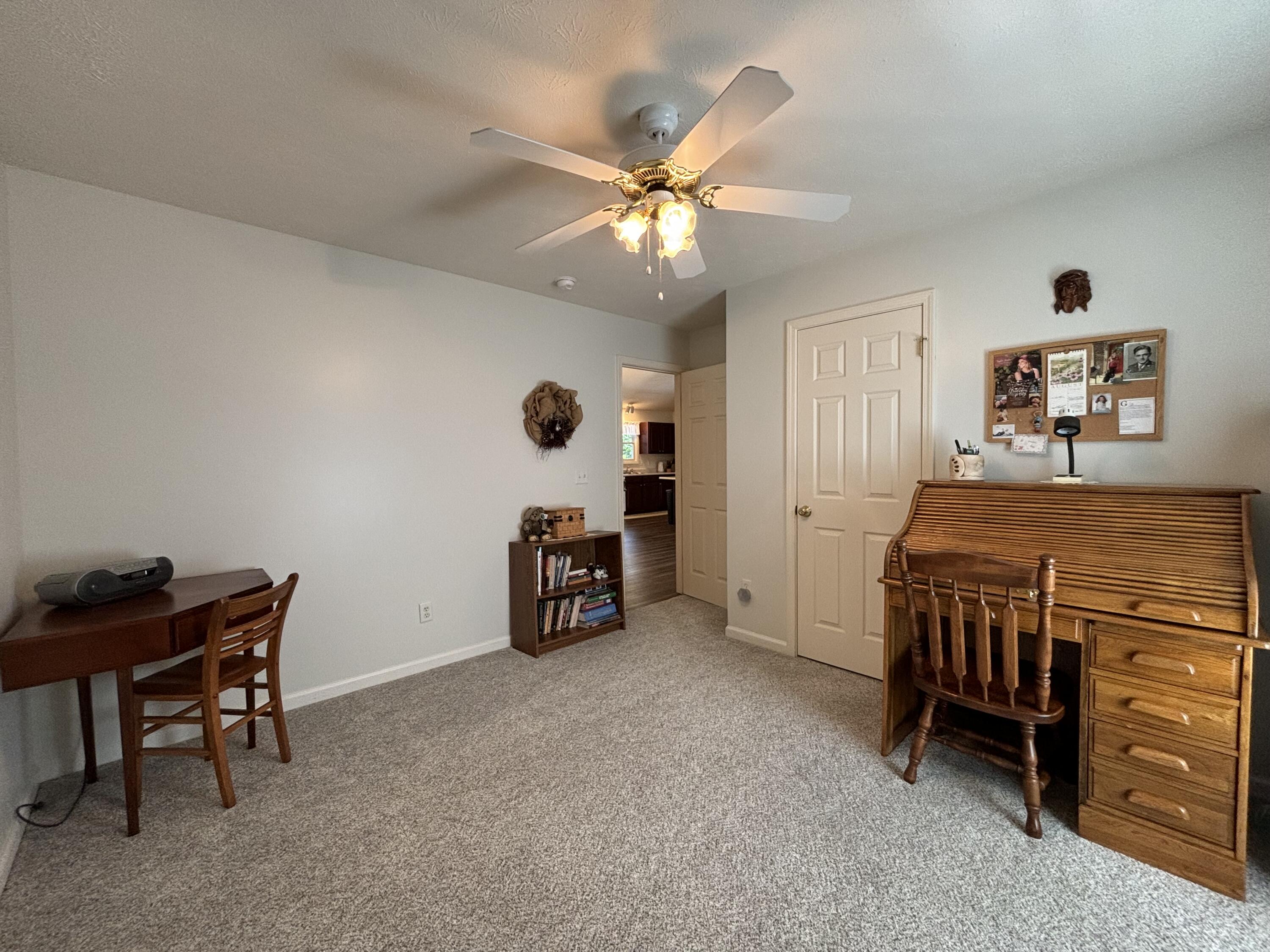 1014 W Scouts Bluff