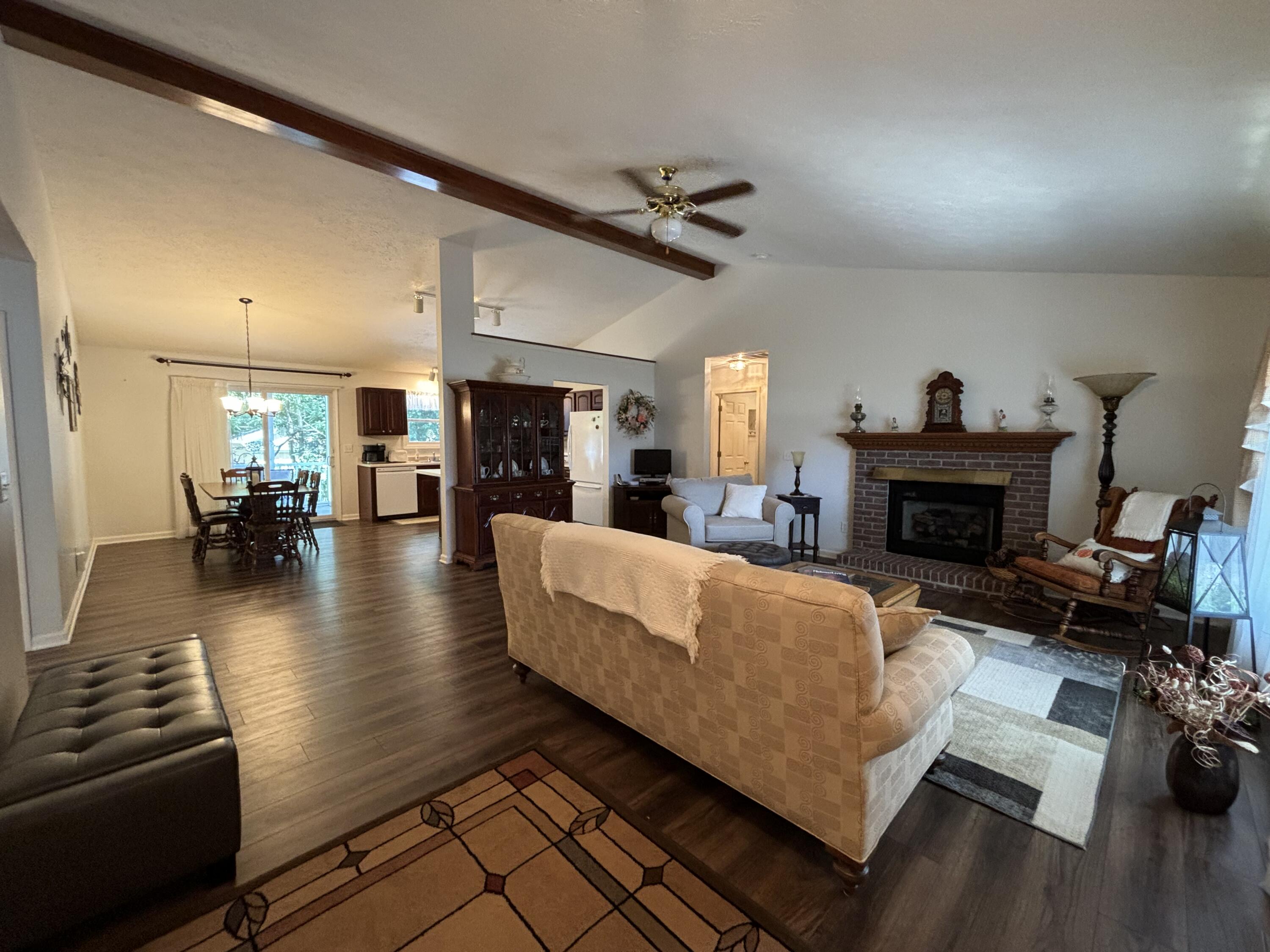 1014 W Scouts Bluff