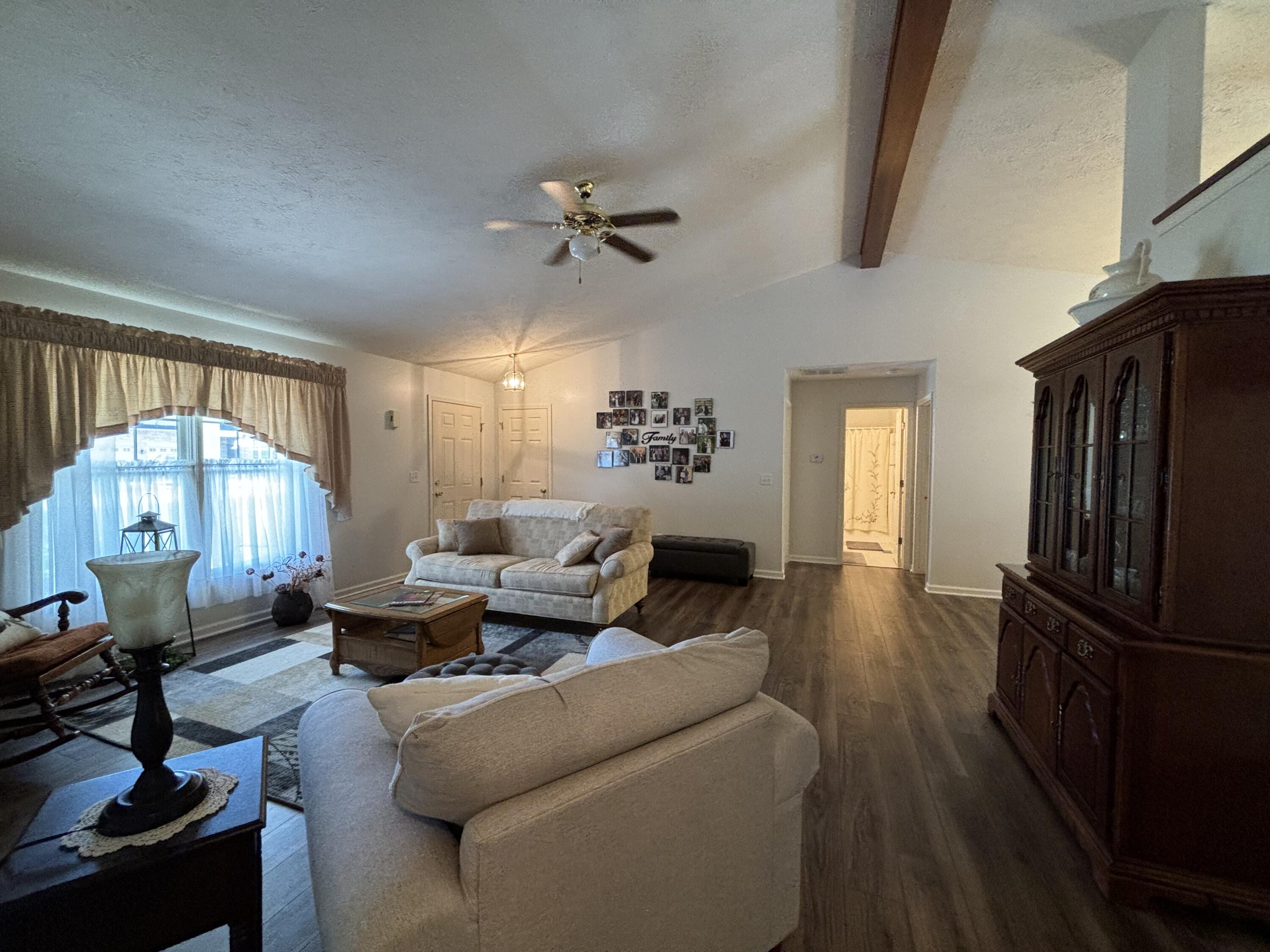 1014 W Scouts Bluff