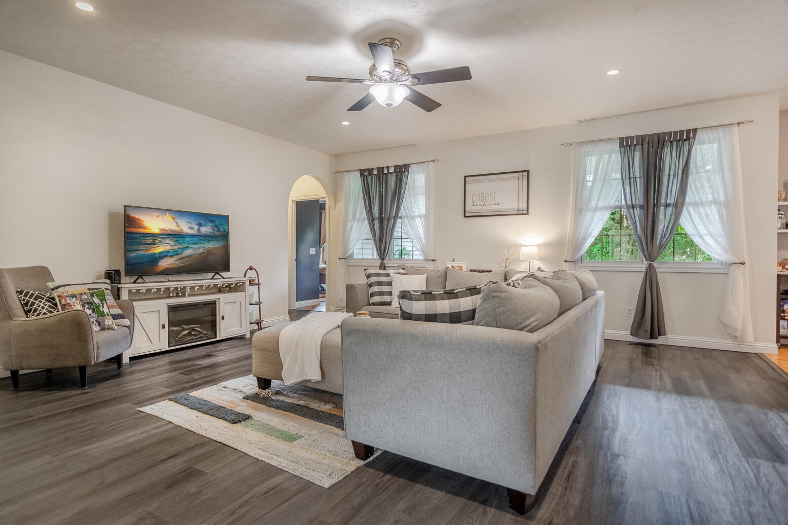 1009 W Scouts Bluff Road