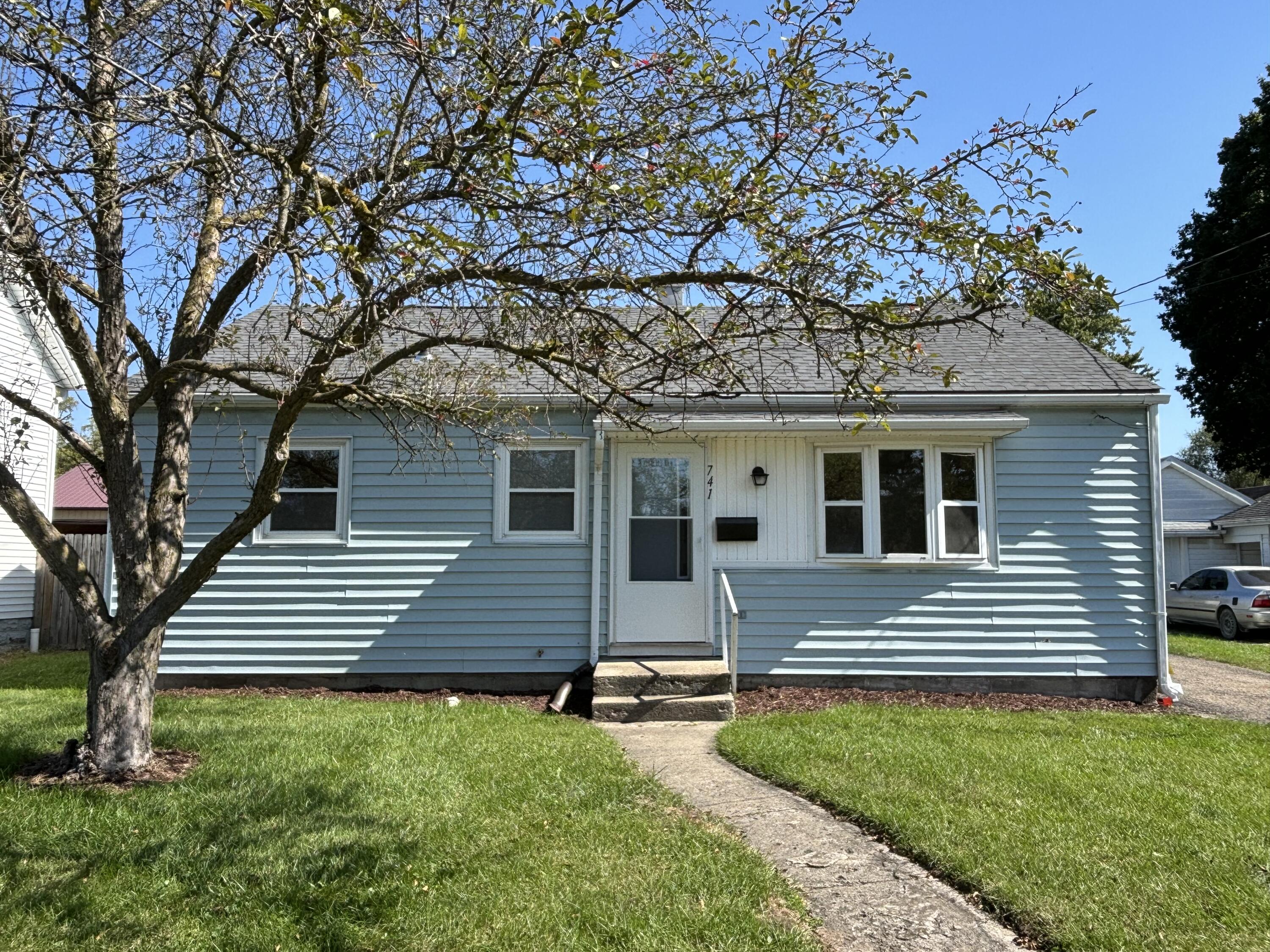 741 N Abigail Street