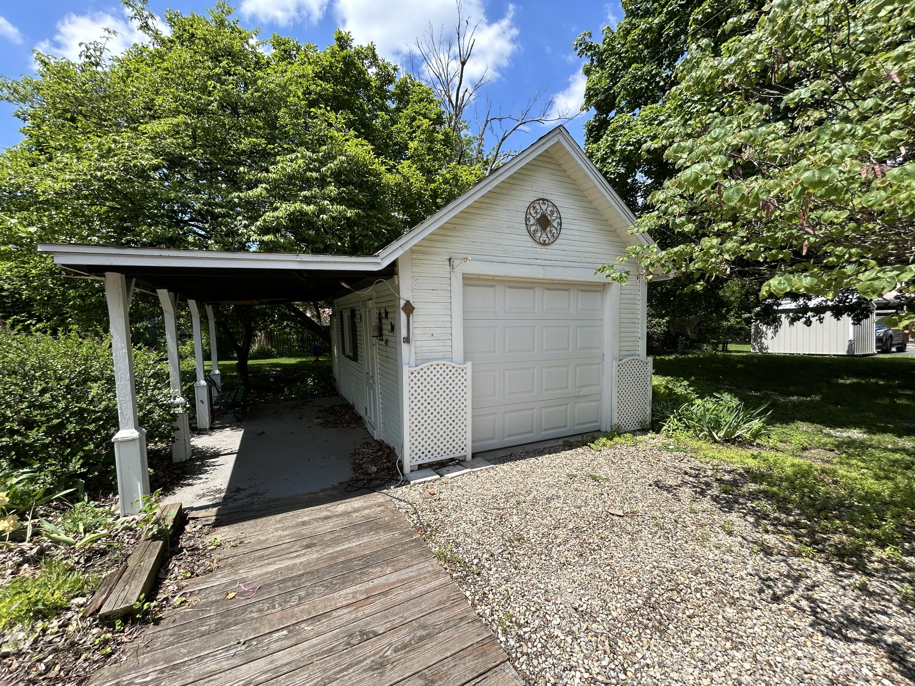 220 S Van Rensselaer Street
