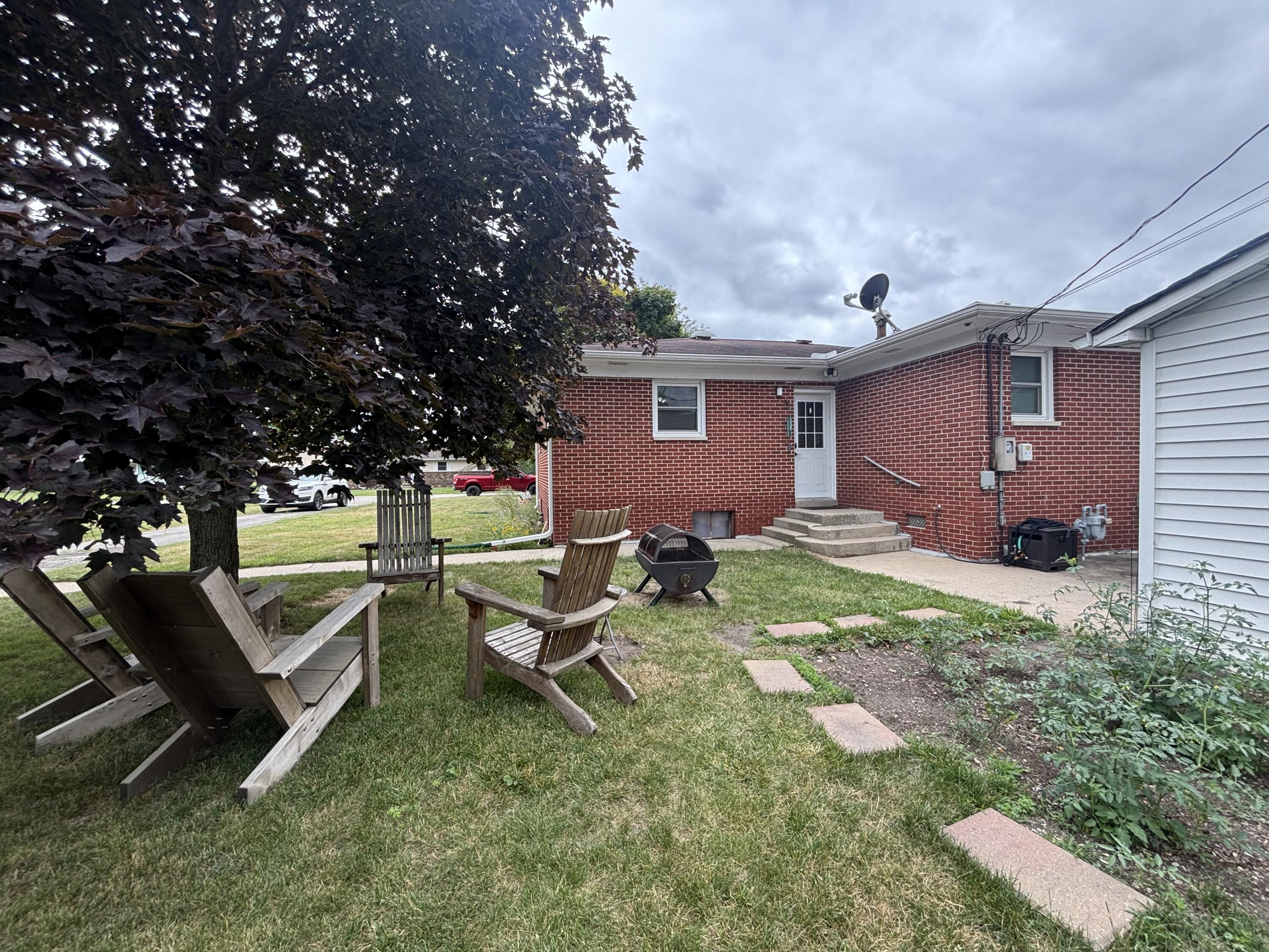 820 W Monnett Street
