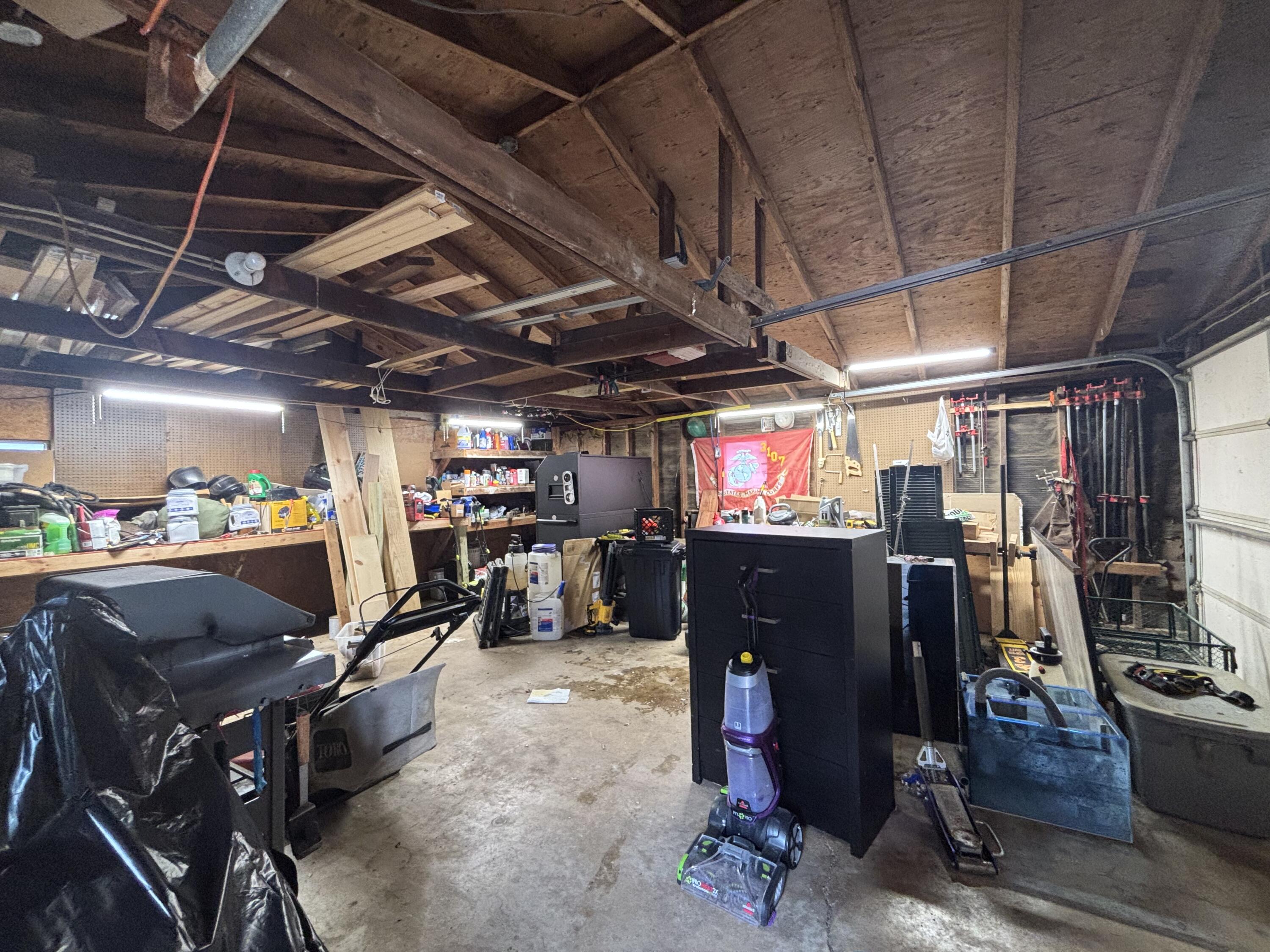820 W Monnett Street