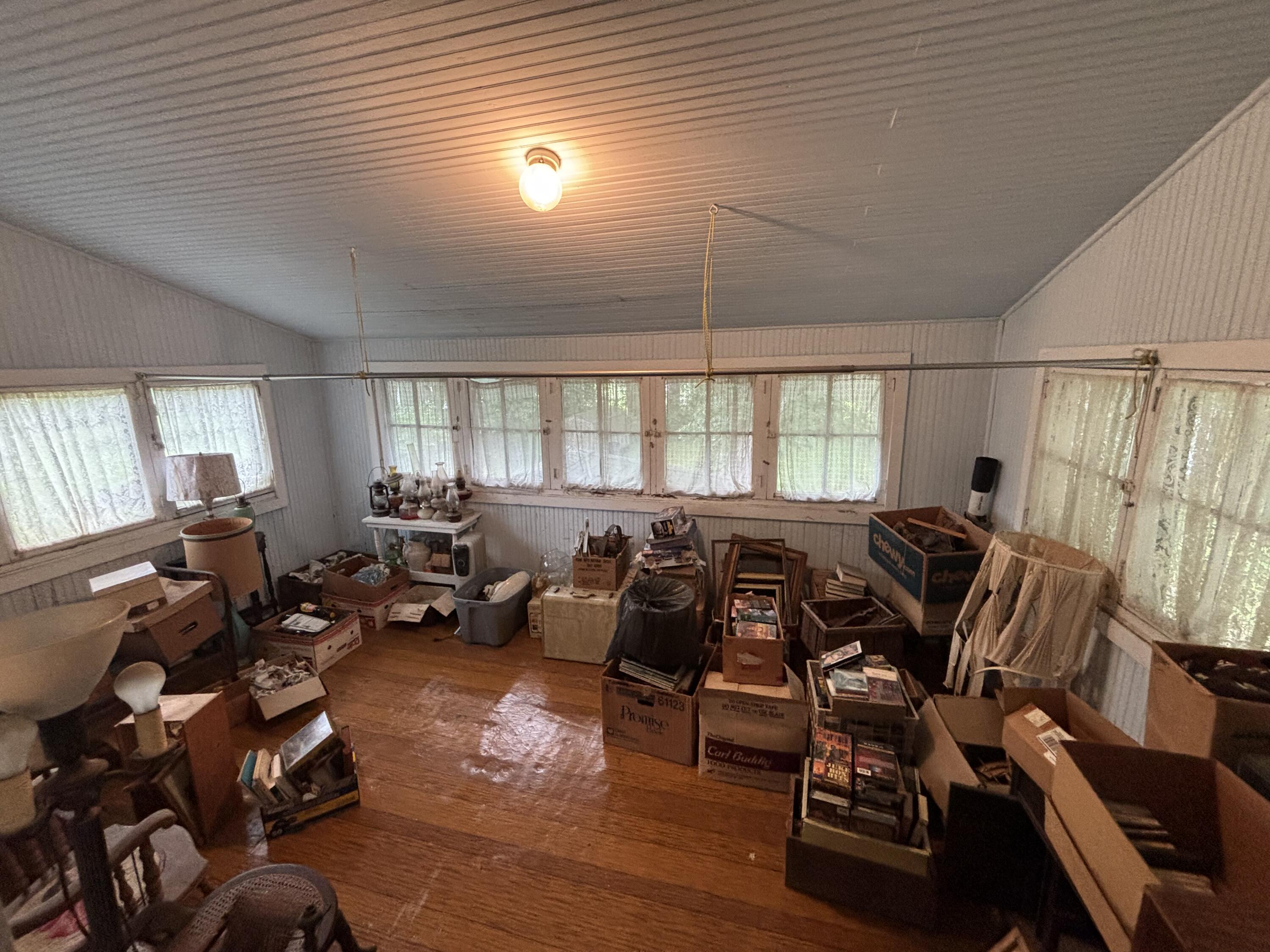 805 W Milroy Avenue