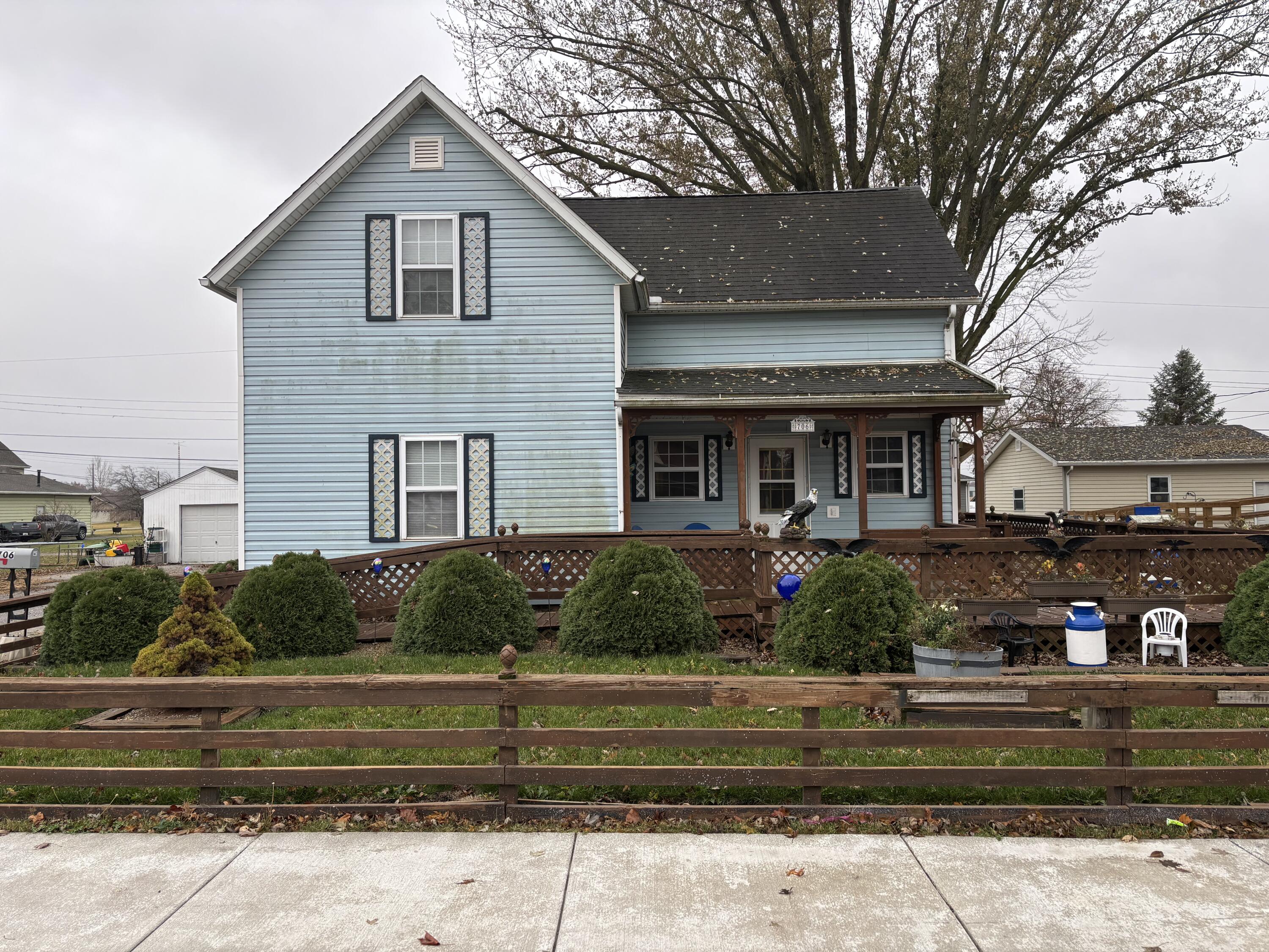 706 E 2nd Street