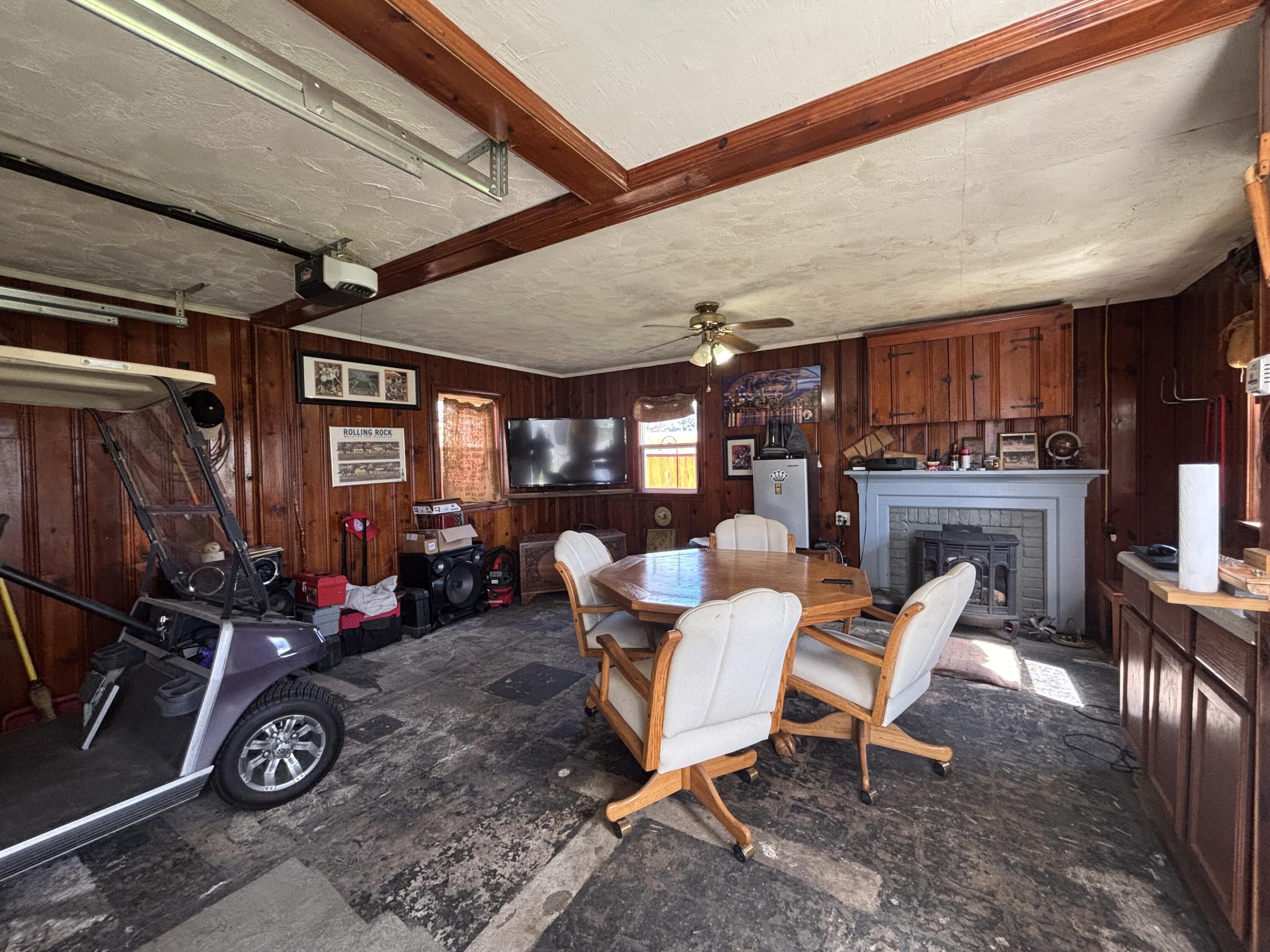 828 W Grove Street