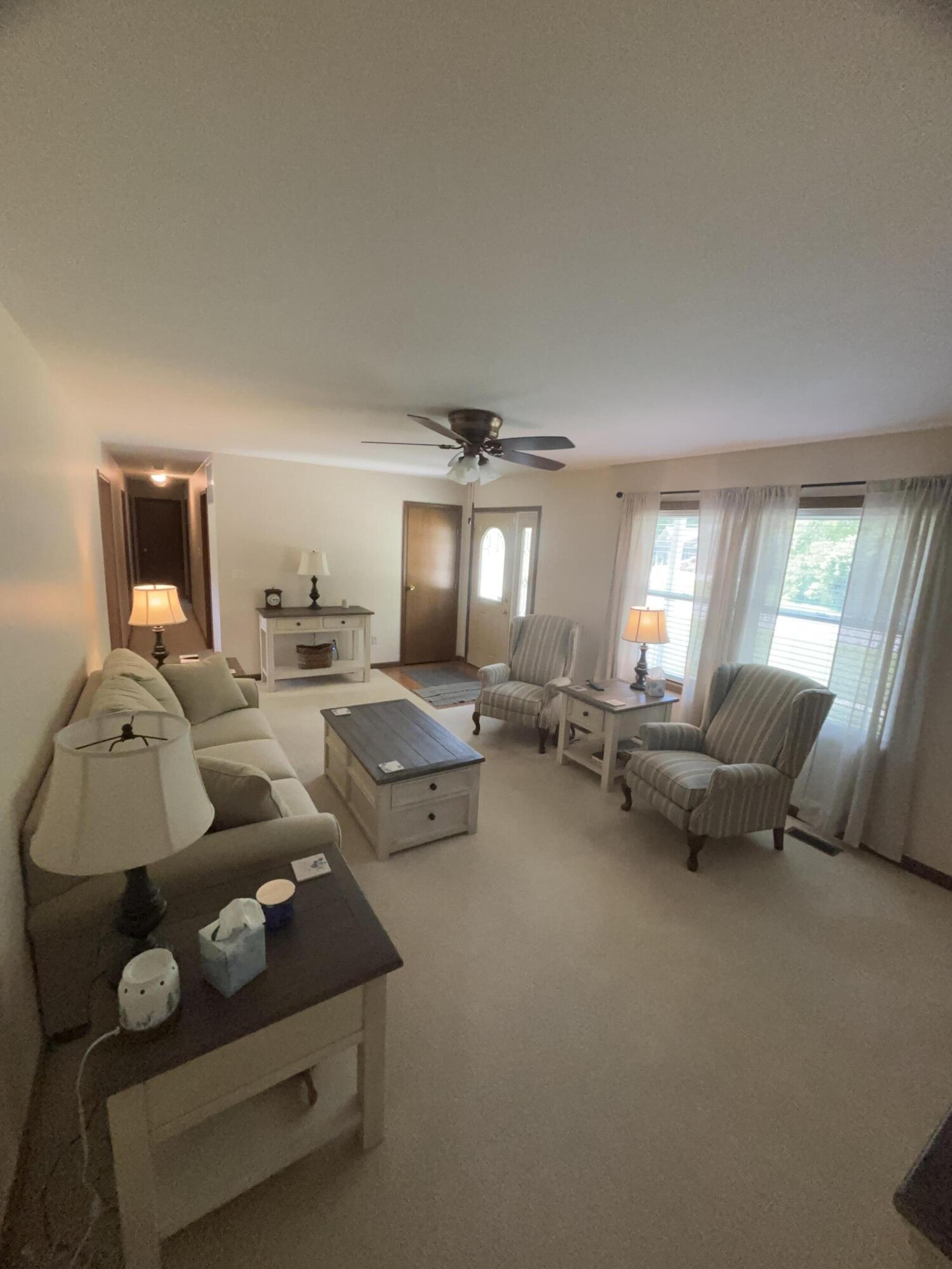17 White Tail Circle
