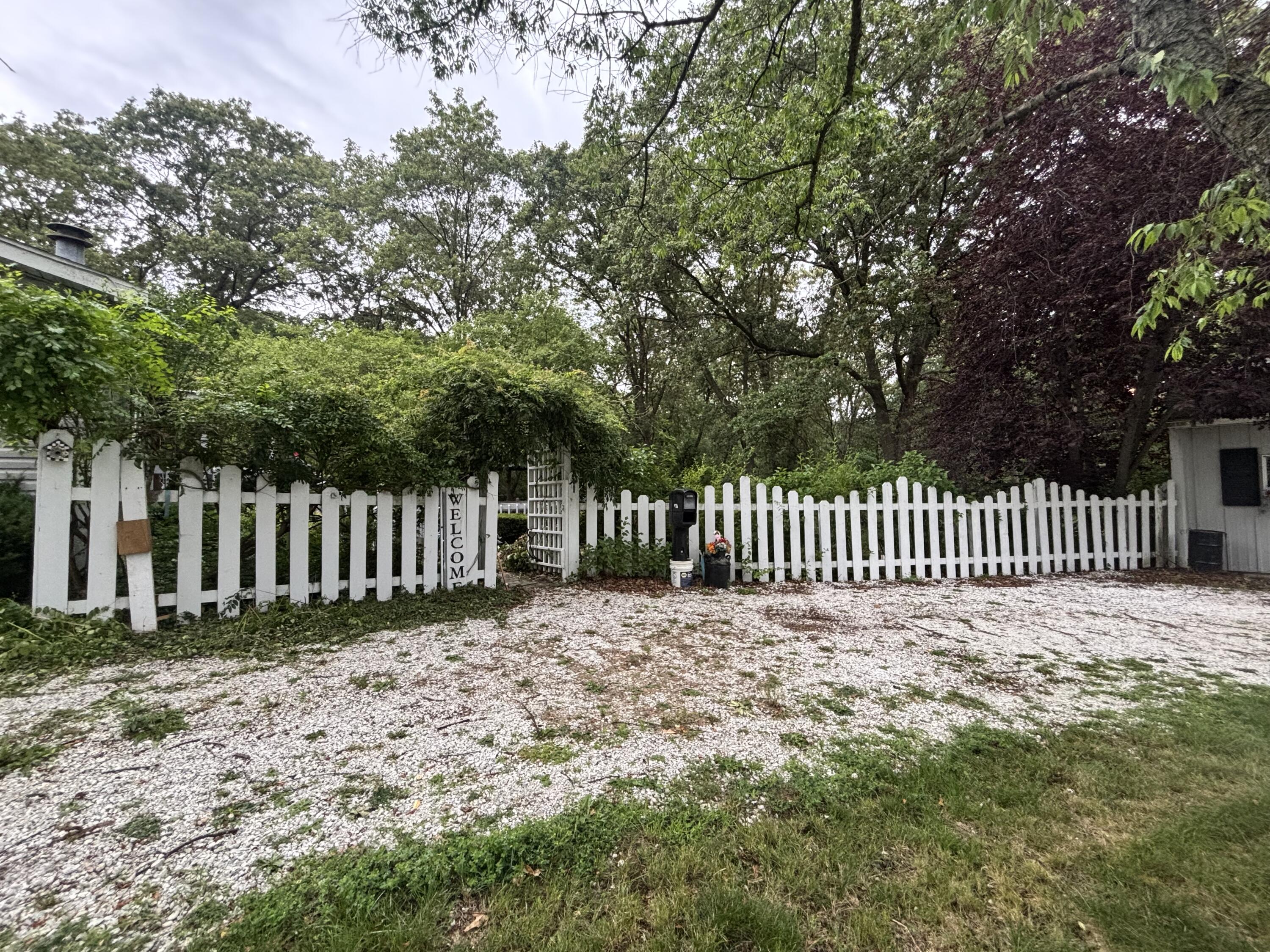 922 W 250 N