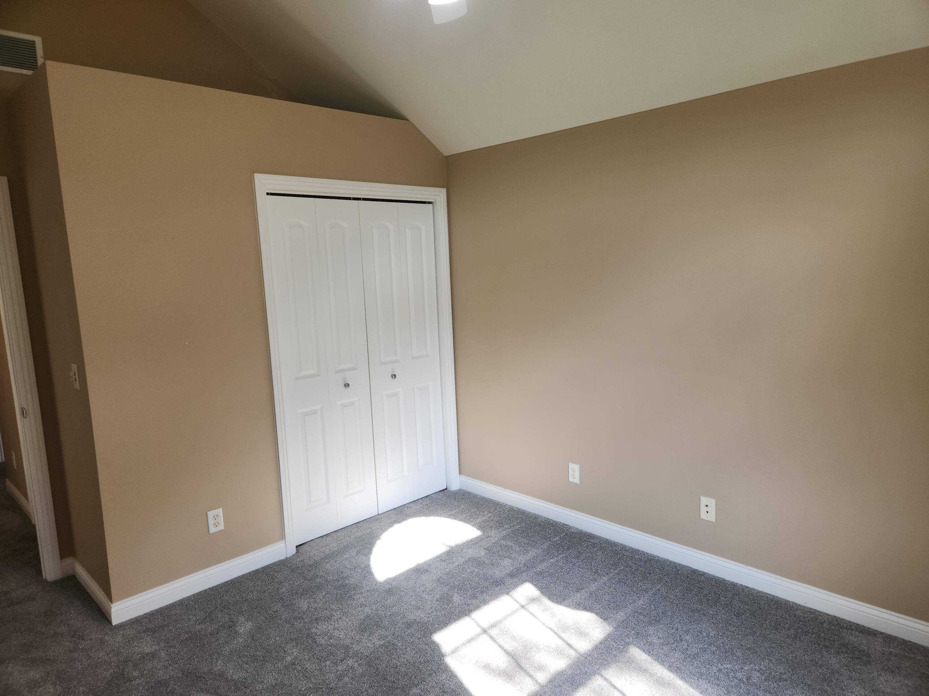 325 Forsythia Street SE
